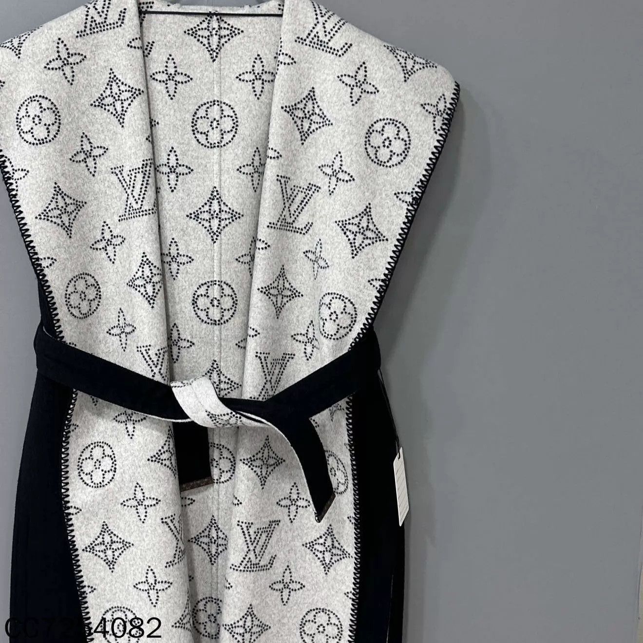 Louis Vuitton LV Reversible Waistcoat-style Robe Coat 99 New OS Size ONE SIZE - 2 Thumbnail
