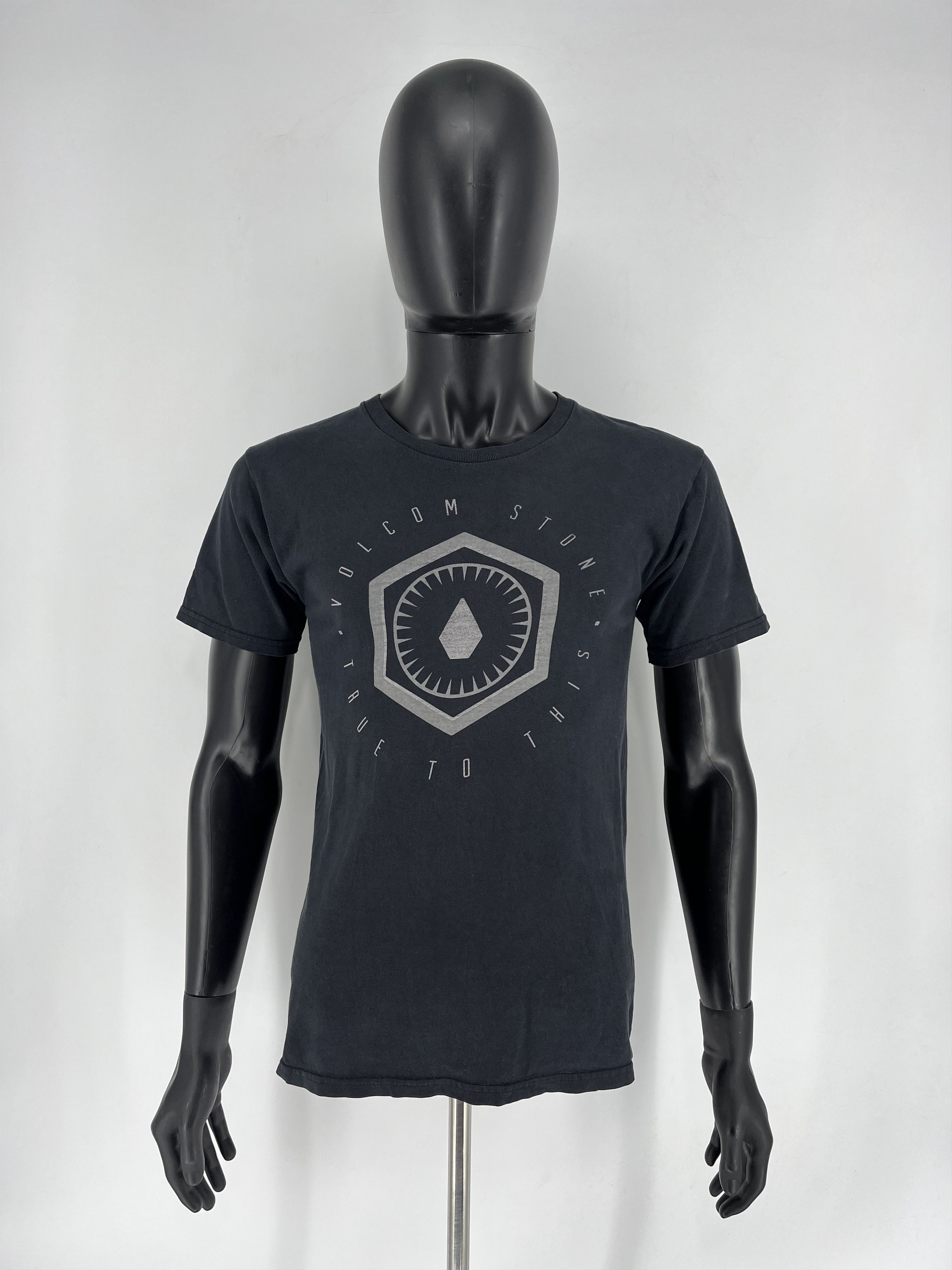Band Tees × Volcom Vintage Y2K Volcom Stone Skateboard Pin Logo Design Tshirt Size US S / EU 44-46 / 1 - 2 Thumbnail