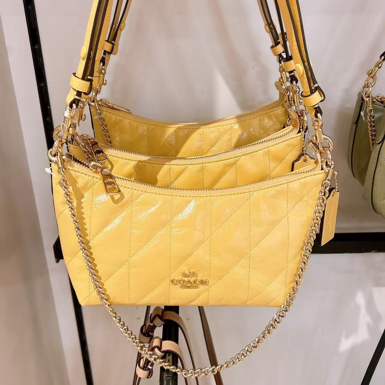 Coach Caitlin Shoulder Bag With Quilting CDZ88 Size ONE SIZE - 1 Thumbnail