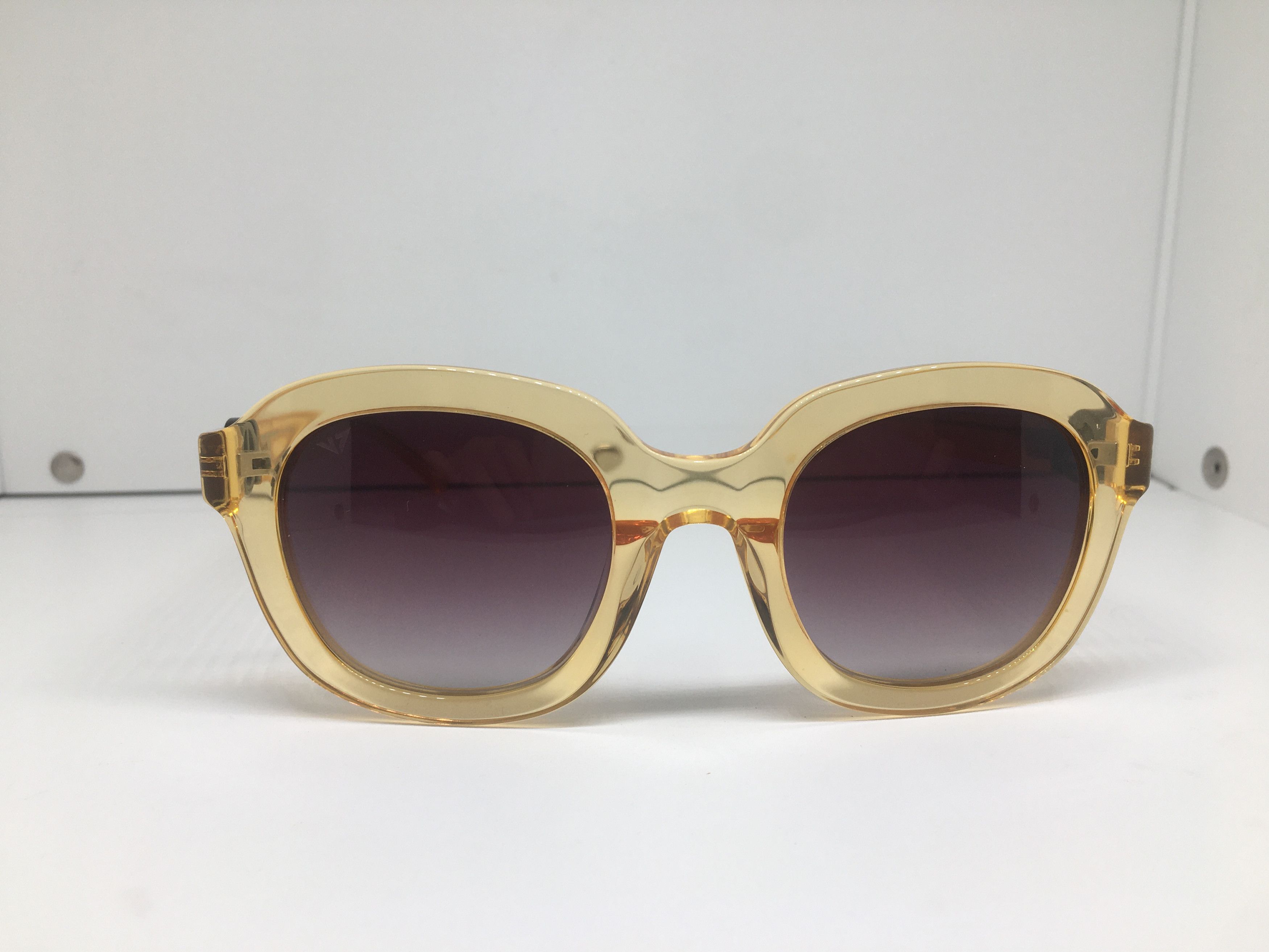 Other Vincent Chase vc Woman Sunglasses Frame Size ONE SIZE - 2 Thumbnail