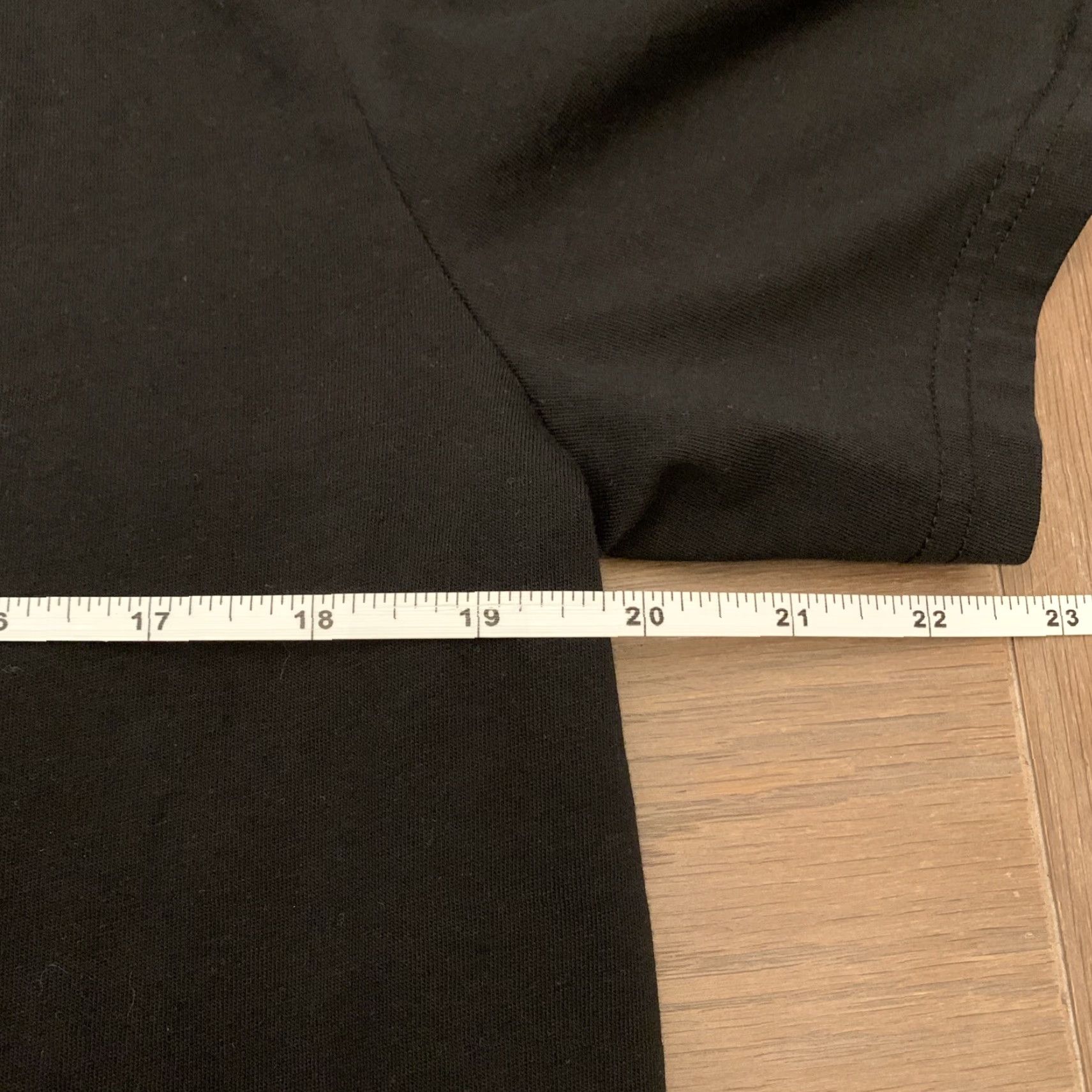 Vintage VINTAGE H&M T-Shirt Guns N' Roses Use Your Illusion (1991 Reissue) Men Size M Black Shirt Mens Size US M / EU 48-50 / 2 - 6 Thumbnail