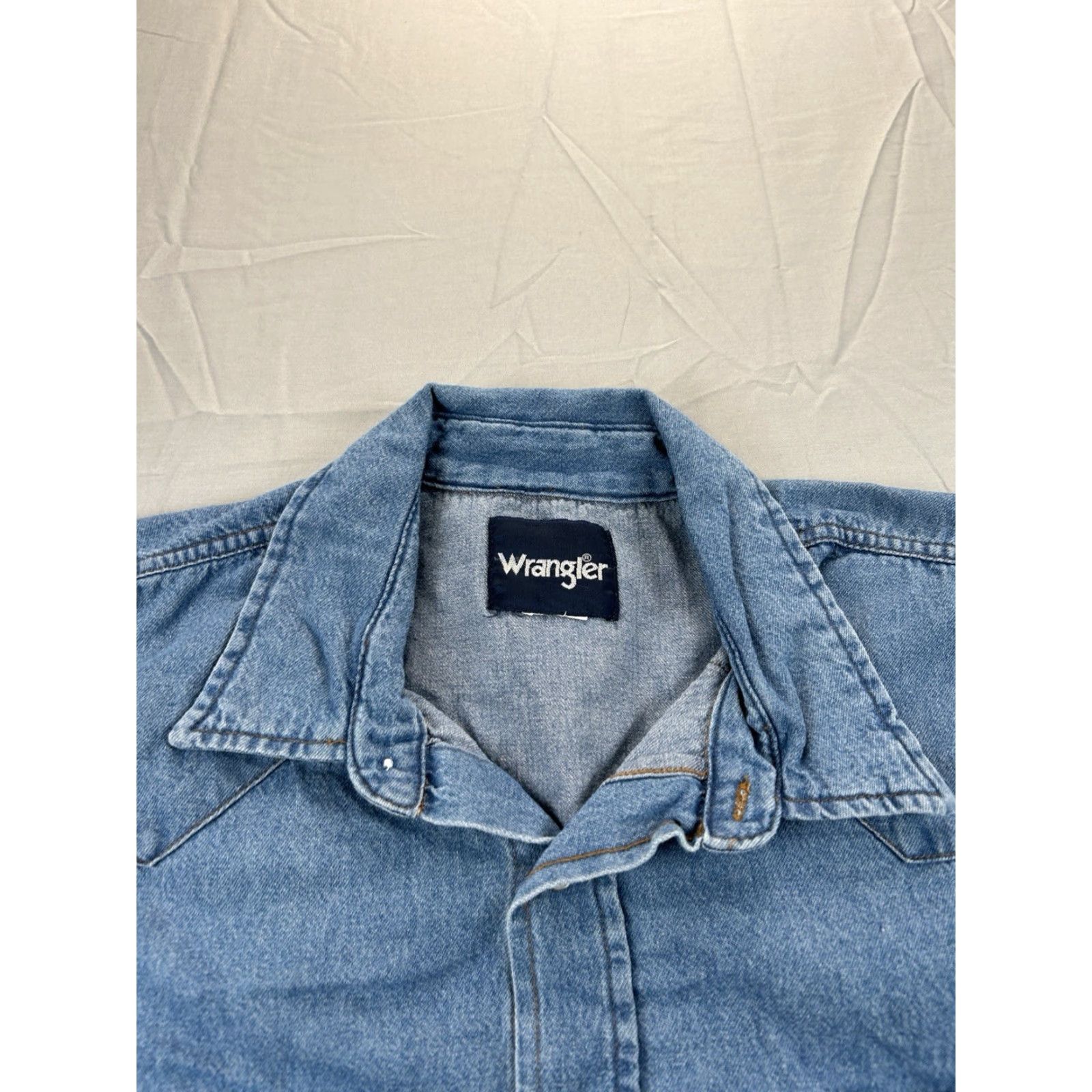 Wrangler VINTAGE Wrangler Denim Shirt Medium Pearl Snap Western Cowboy Rodeo Mens Size US M / EU 48-50 / 2 - 3 Thumbnail