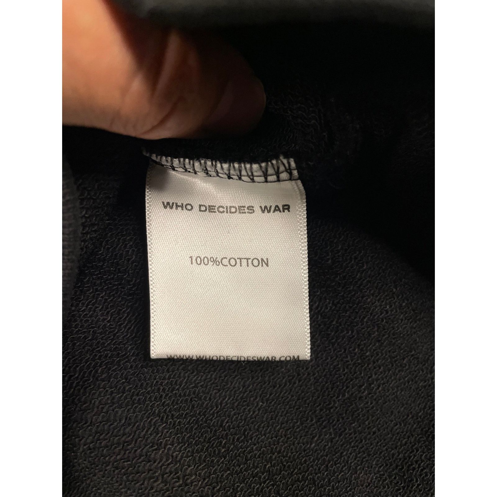Who Decides War MRDR BRVDO Crewneck Black Medium Used Size US M / EU 48-50 / 2 - 4 Thumbnail