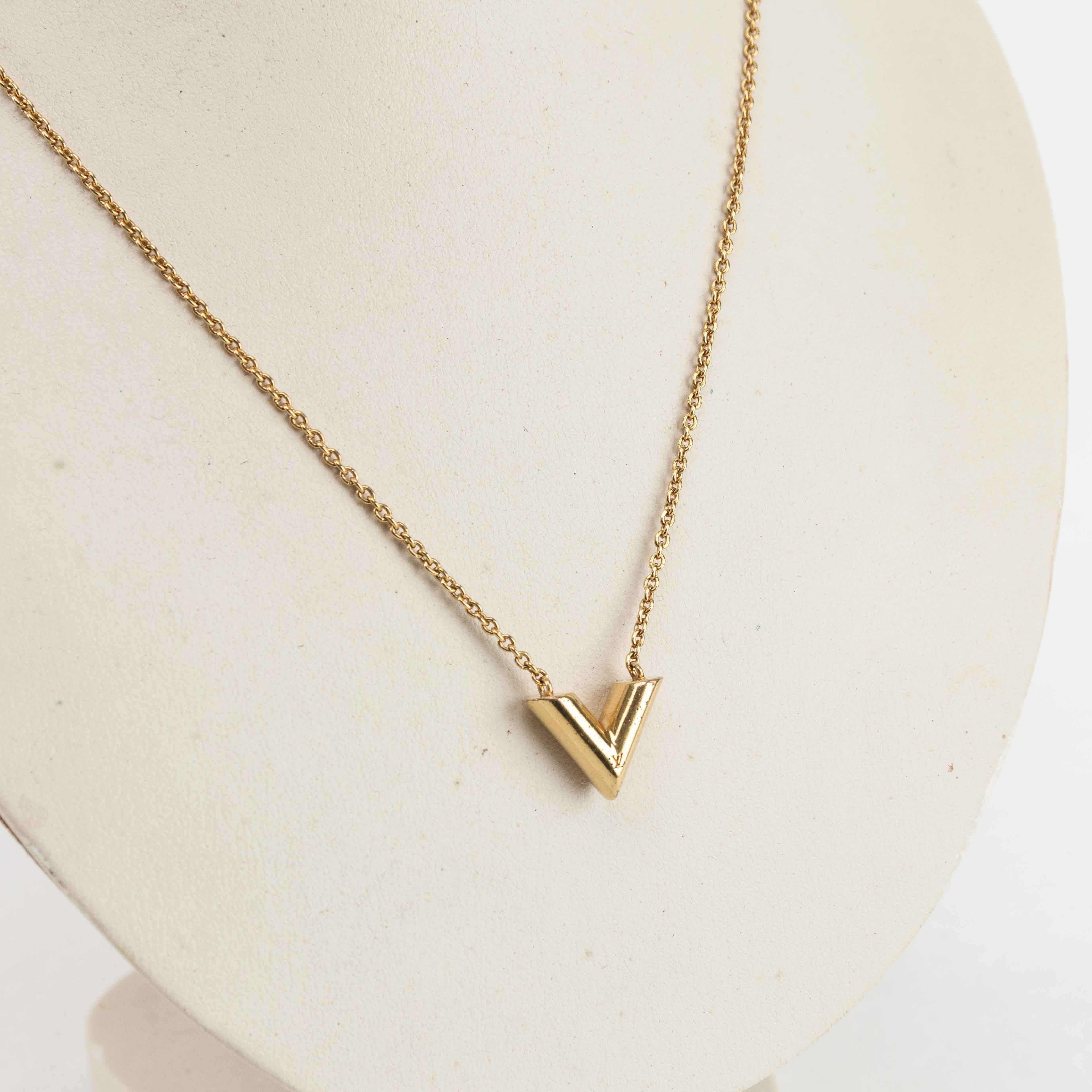 Louis Vuitton Louis Vuitton Essential V Gold-Tone Necklace Size ONE SIZE - 15 Thumbnail