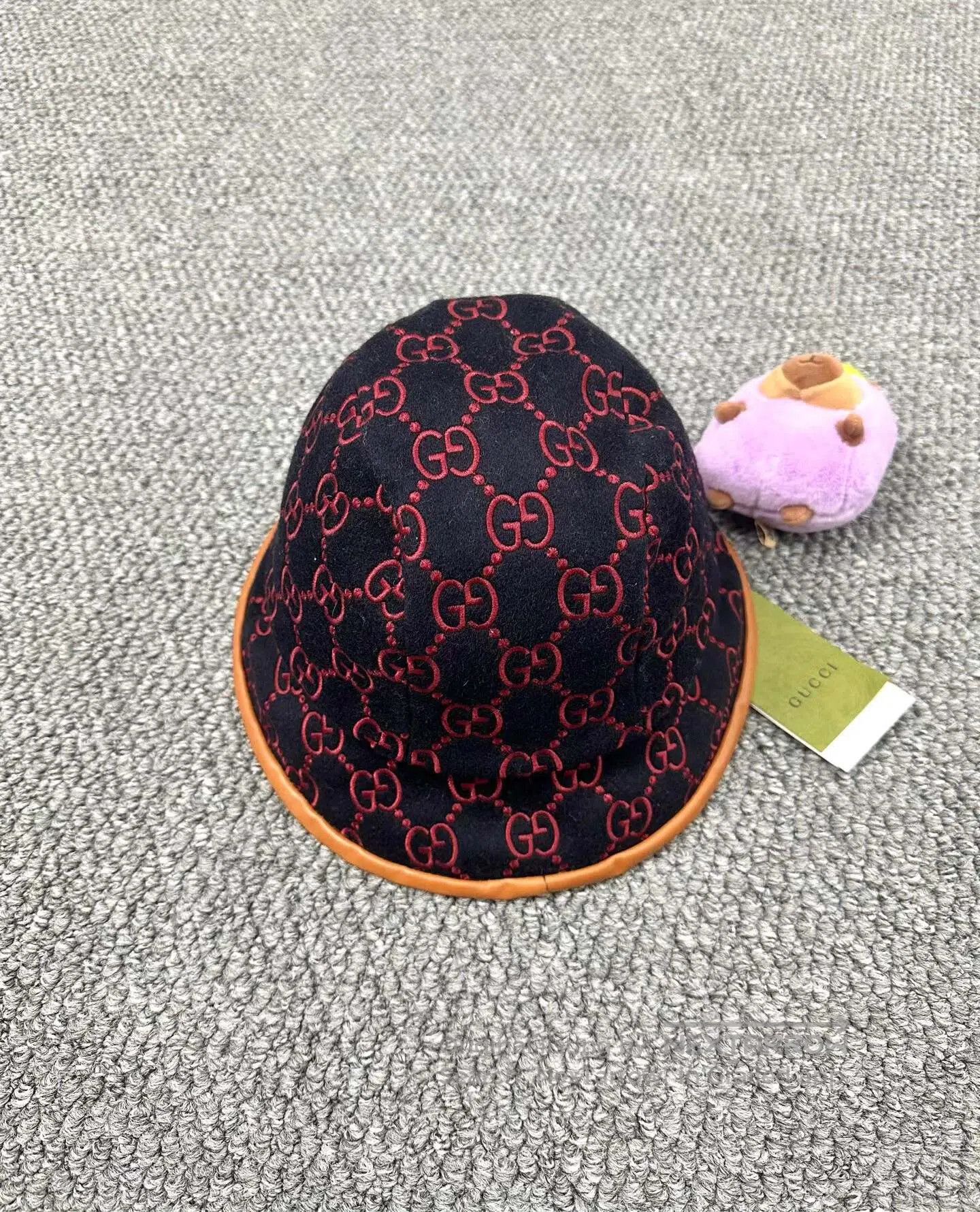 Gucci Guicci size S Classic Double G Logo All-over Wool Fisherma Size ONE SIZE - 1 Thumbnail