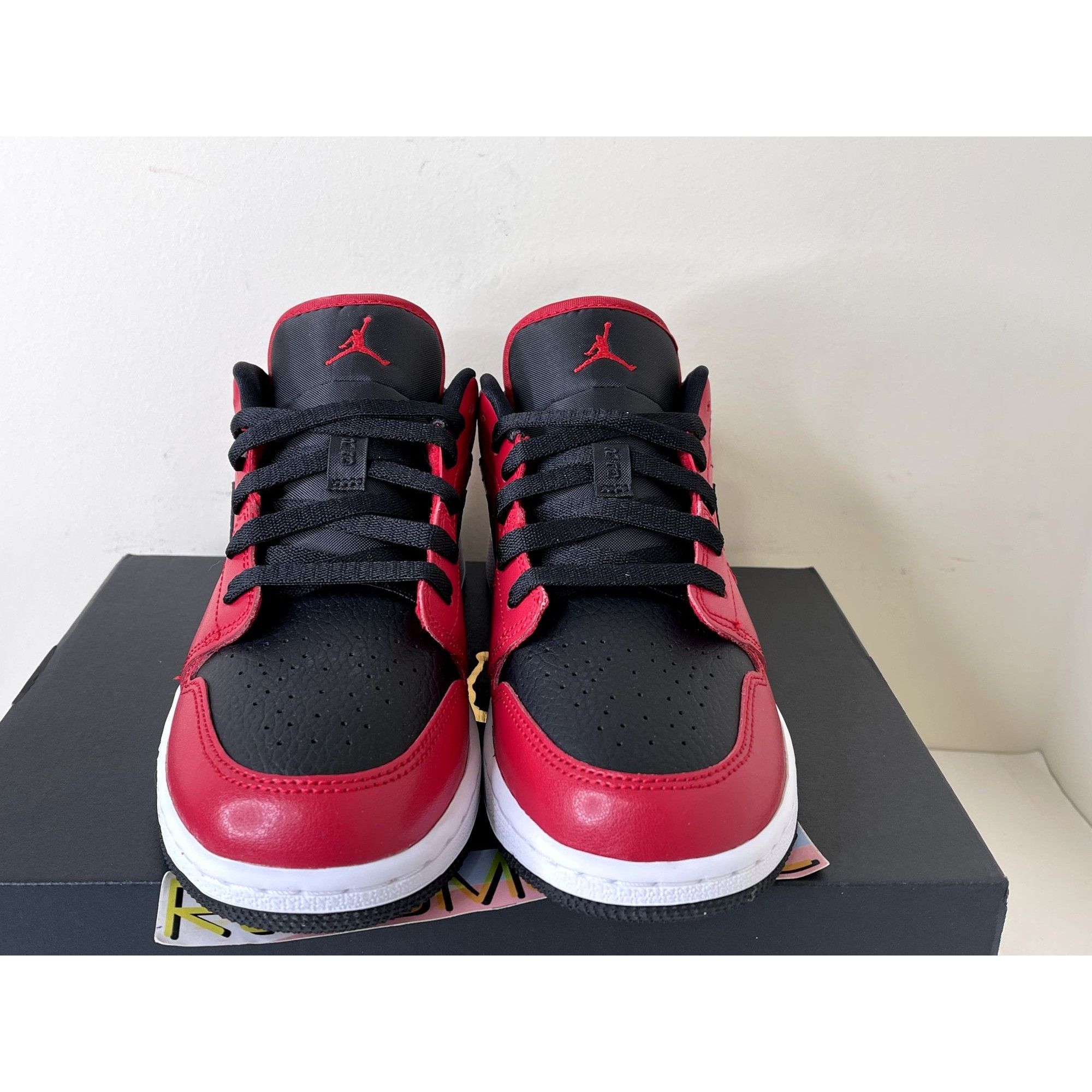 Jordan Brand Jordan 1 Low Reverse Bred Gym Red GS 7Y Size US 7 / EU 40 - 2 Thumbnail