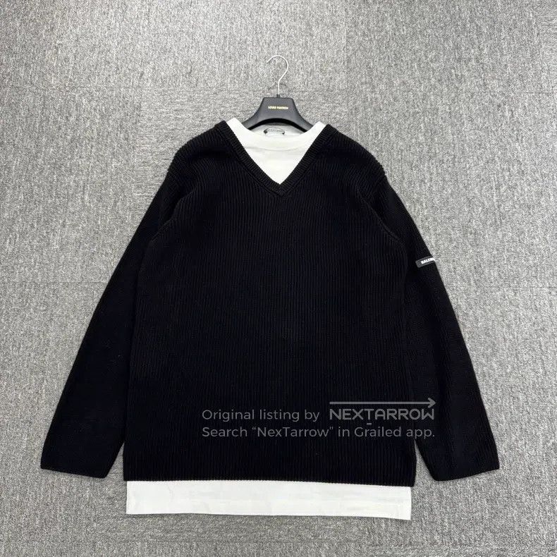 Balenciaga Balenciaga Fake two-piece knitted sweater Size US M / EU 48-50 / 2 - 1 Thumbnail