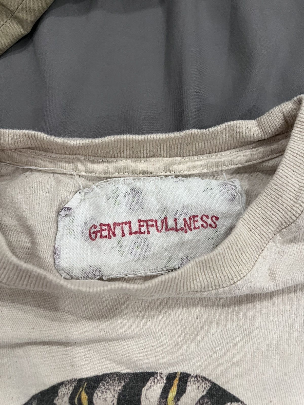 Gentle Fullness Gentle fullness tee Size US S / EU 44-46 / 1 - 3 Thumbnail