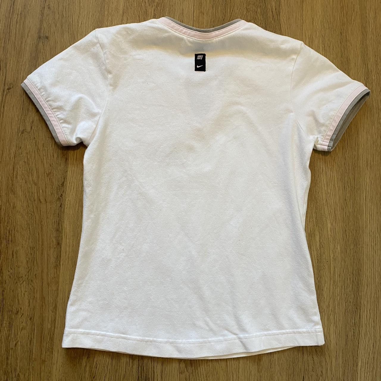 Nike Nike white and pink t-shirt with a Y2K vibe Size US XS / EU 42 / 0 - 2 Thumbnail