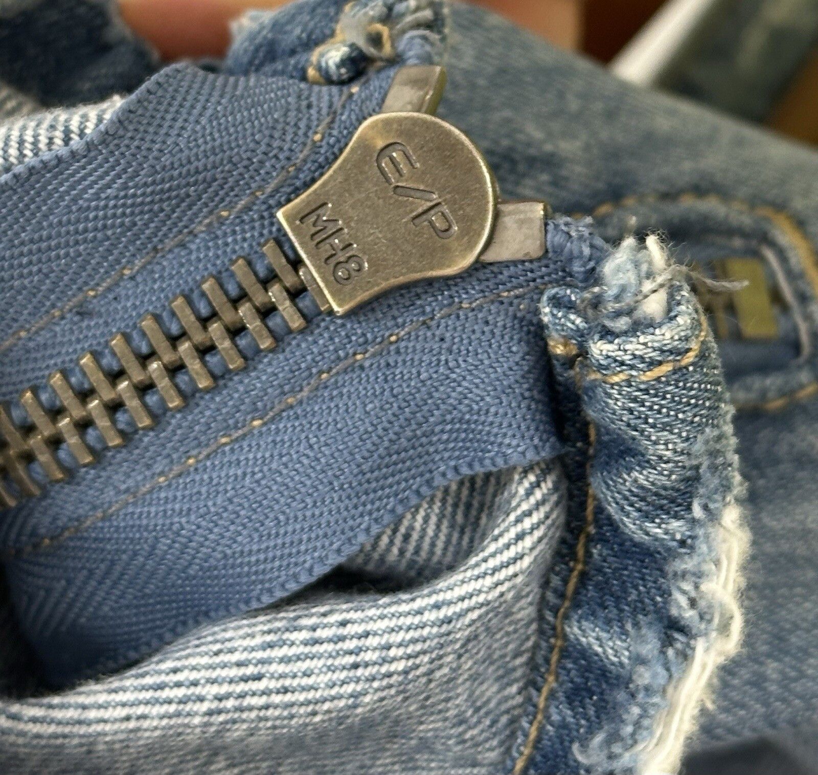 Burberry Burberry Brit Jeans Womens Denim Zip Distressed Blue Size 28" / US 6 / IT 42 - 15 Thumbnail