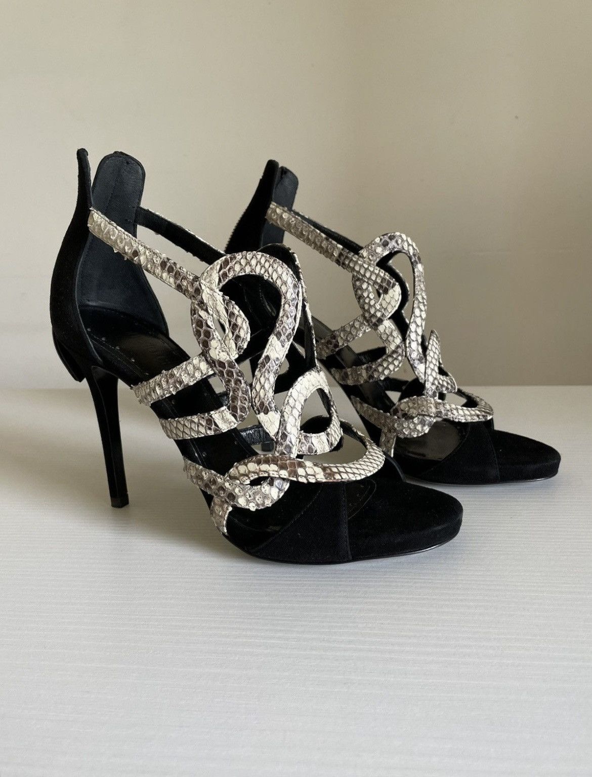 Roberto Cavalli Roberto Cavalli Sandals Size US 7 / IT 37 - 4 Thumbnail