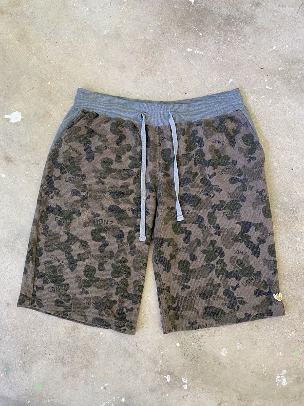 Japanese Brand Mark Gonzales x Simplicite Plus Camo Sweat Shorts Size US 34 / EU 50 - 1 Thumbnail