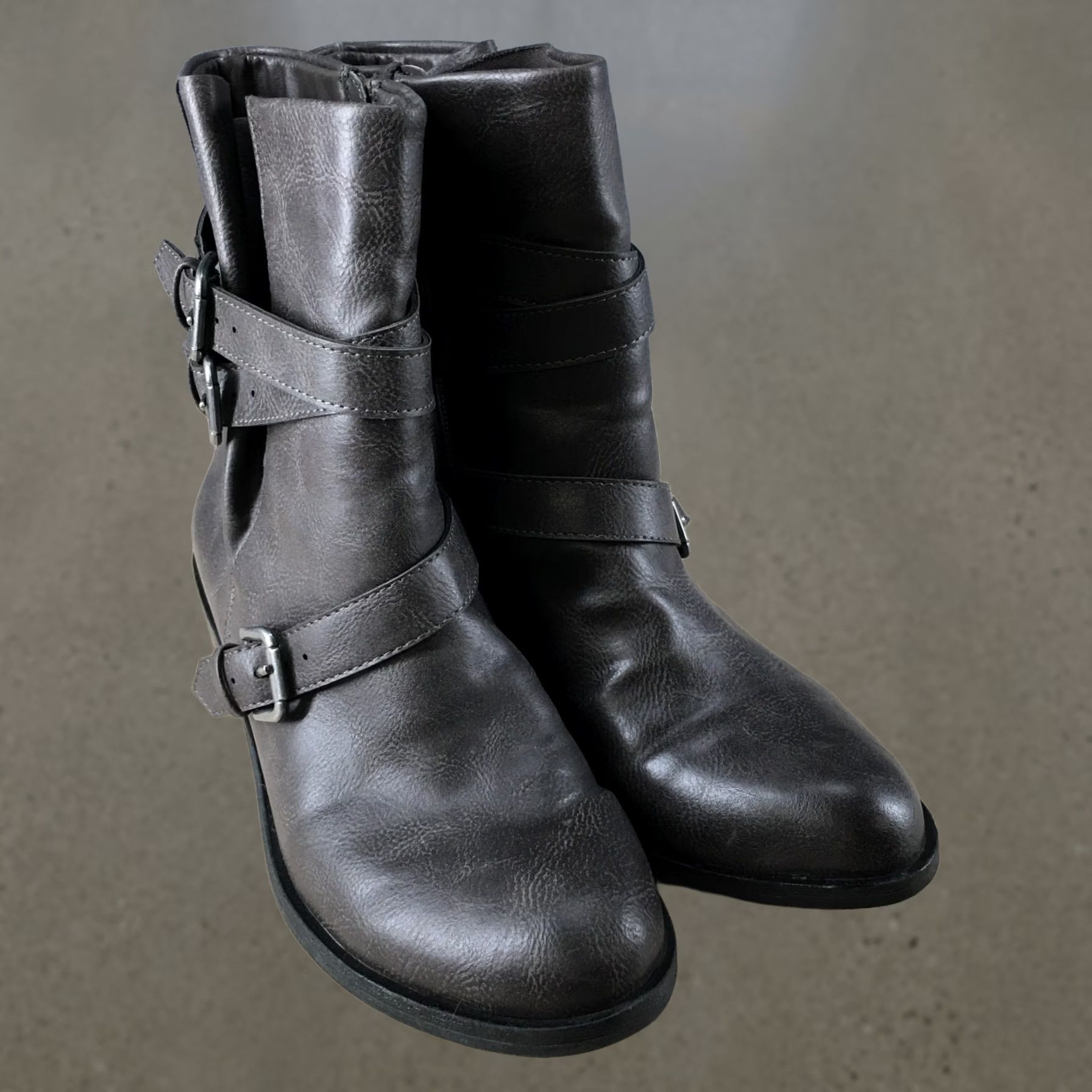 Vintage Style&co. Boots Womens 8M Baxten Zip Biker Ankle Bootie Brown Faux Leather Clothing Shoes Boots Women's 8 M Brown Faux Leather Biker Style 90s? Size US 8 / IT 38 - 1 Thumbnail