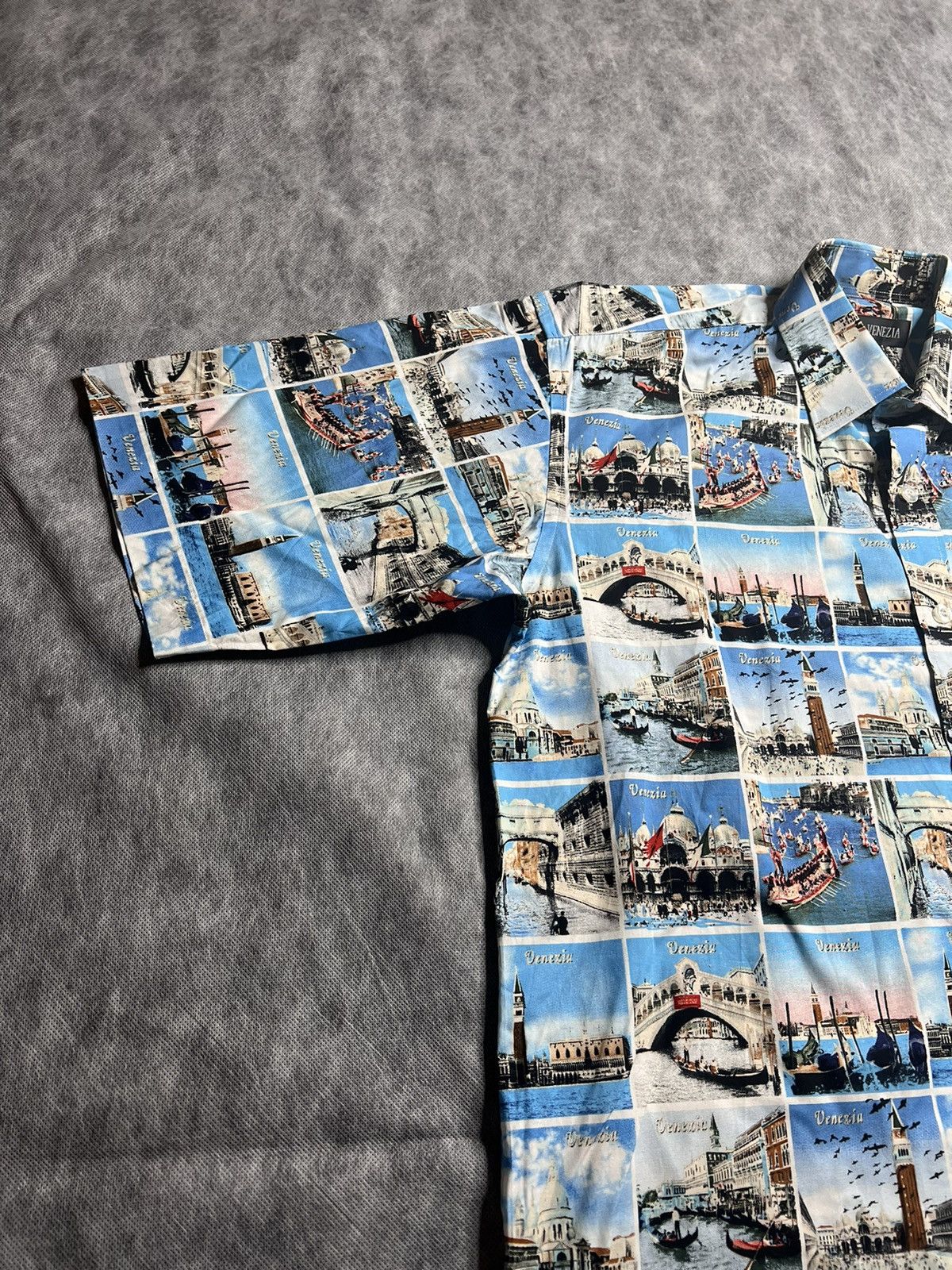 Vintage Ciao Venezia Palm Springs all over print button us Size US XL / EU 56 / 4 - 2 Thumbnail