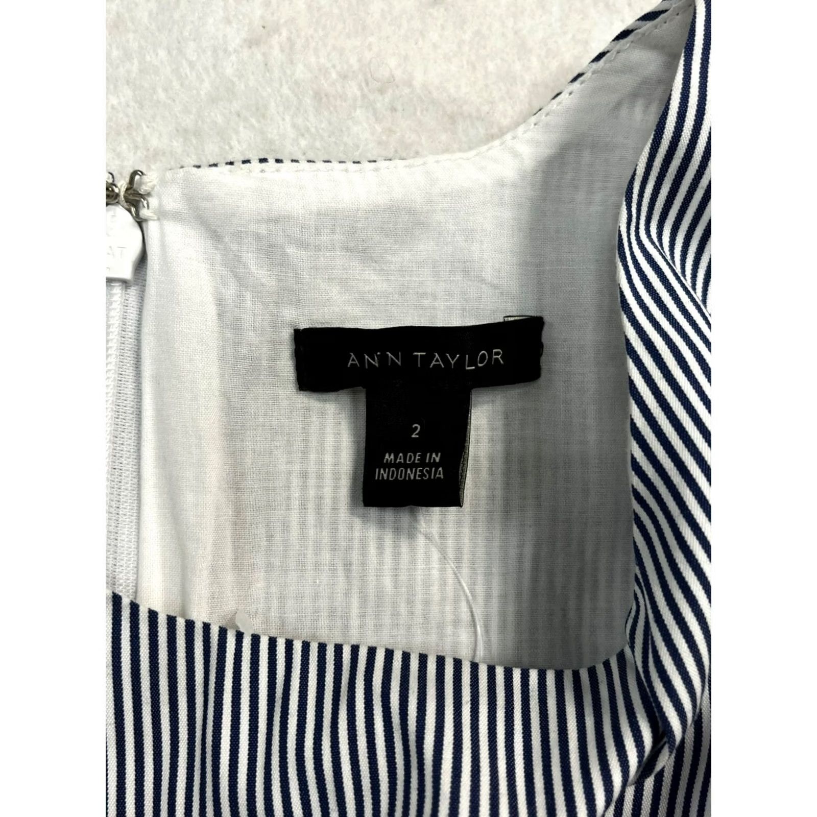 Ann Taylor VINTAGE? Women’s Ann Taylor Dress Sundress Knee Length Striped Twist Front Blue 4 Womens Regular Cotton Back Zipper 100% Cotton blue? Size S / US 4 / IT 40 - 4 Thumbnail