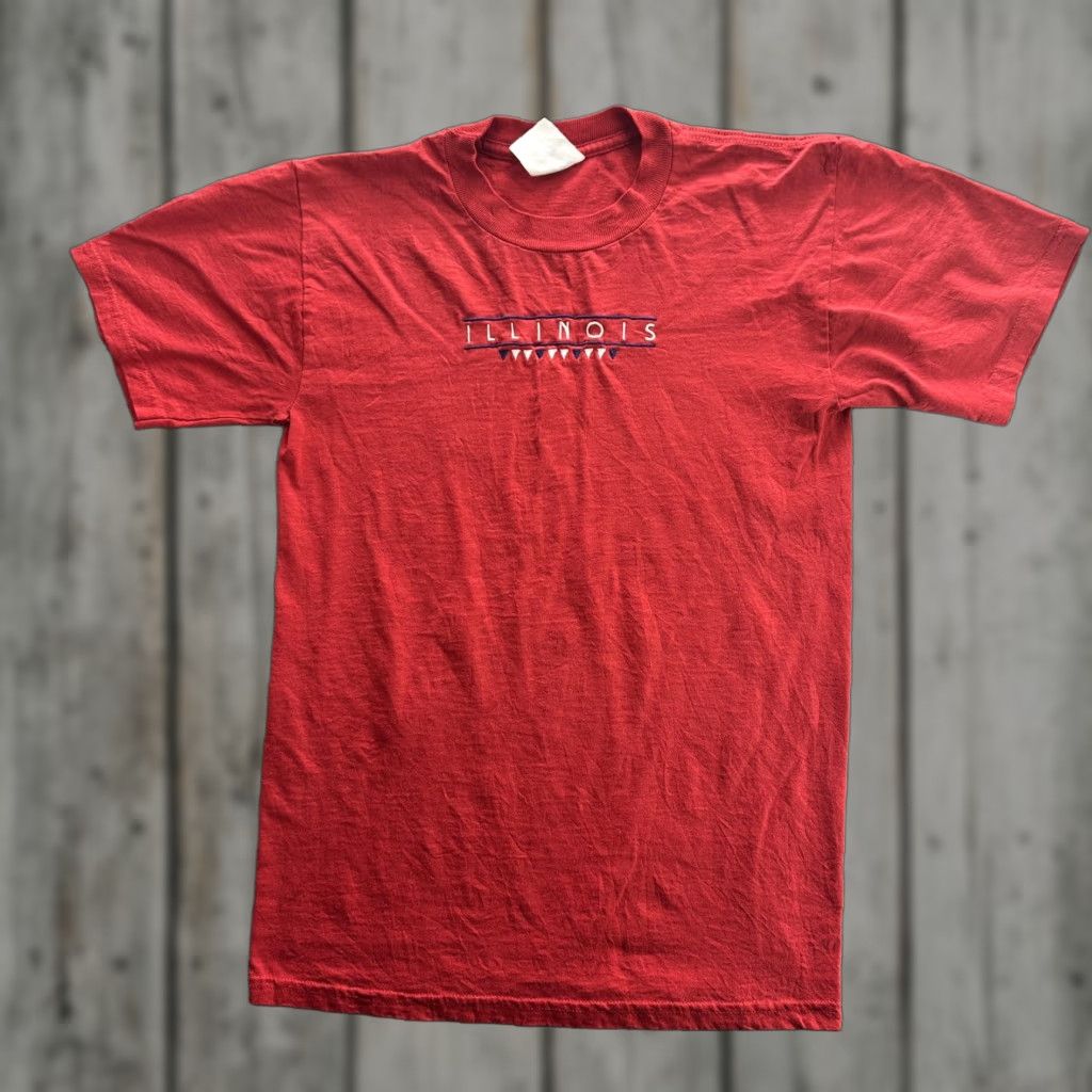Jerzees VINTAGE Illinois Shirt Mens Small Red Embroidered Tee College Crewneck 90s USA Size US S / EU 44-46 / 1 - 1 Thumbnail