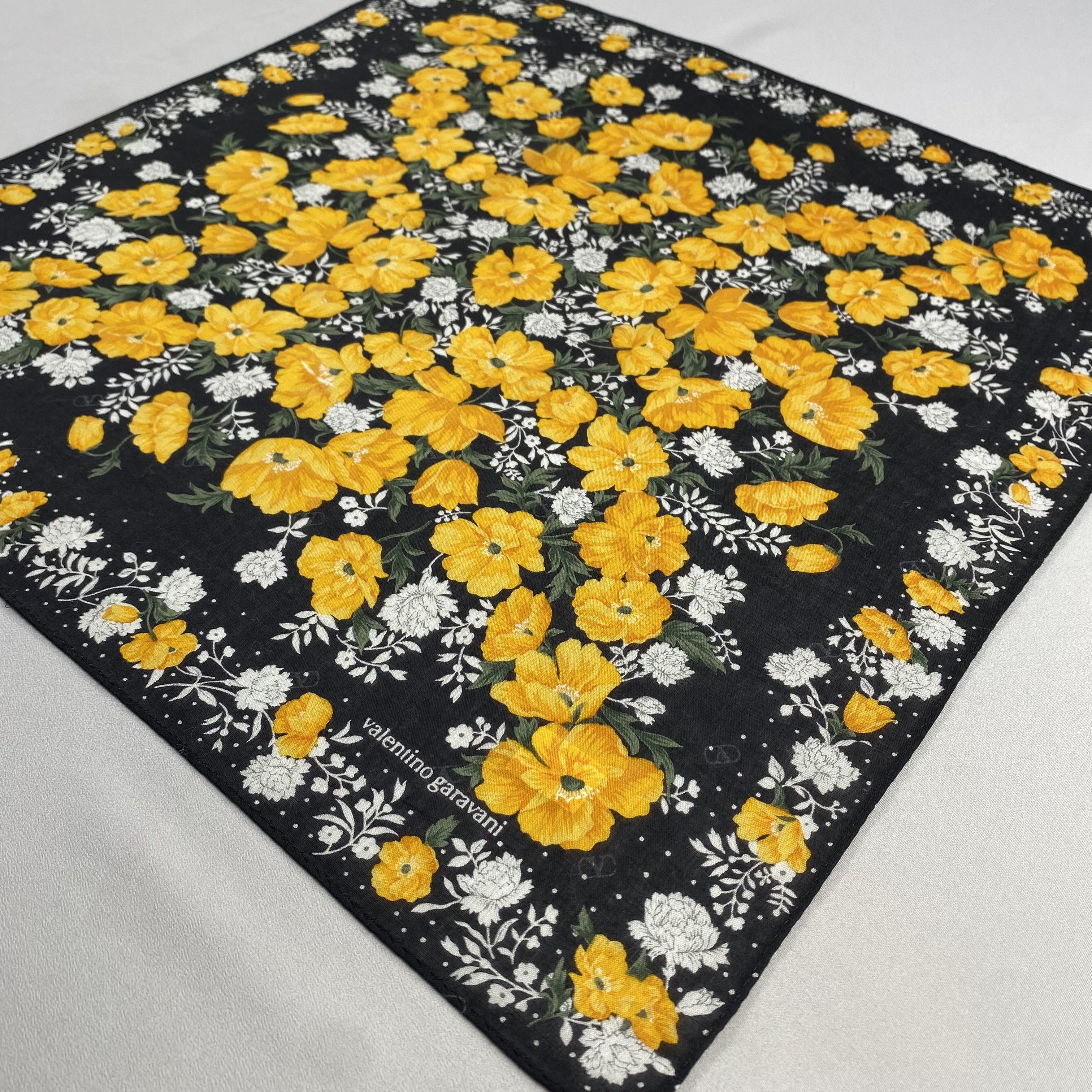 Valentino × Vintage Valentino Garavani Handkerchief / Neckerchief-P1507 Size ONE SIZE - 2 Thumbnail