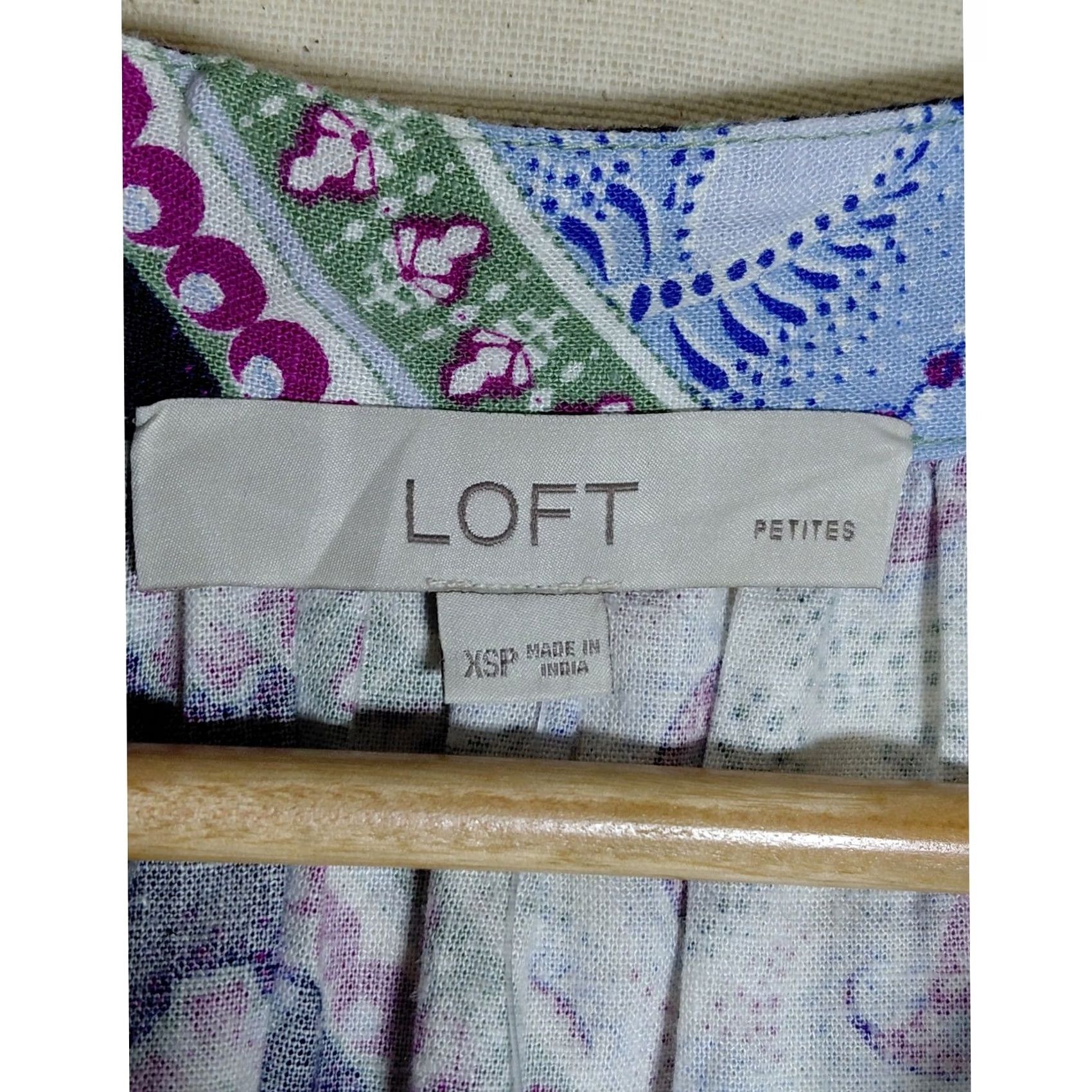 Loft LOFT Paisley Patchwork Blouse Multicolor Women Petite Long Sleeve XS V-Neck Shirt Size XS / US 0-2 / IT 36-38 - 3 Thumbnail