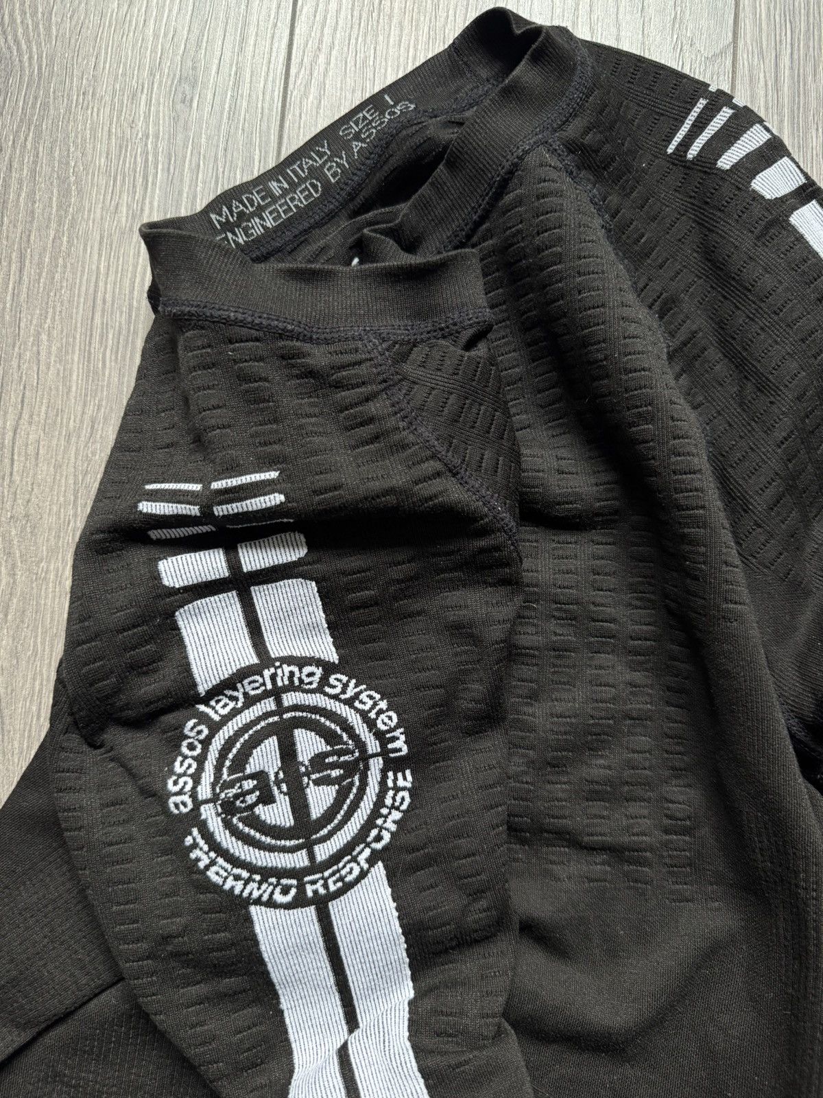 Other ASSOS Skinfoil Early Winter LS Base Layer, Black Series M-L Size US M / EU 48-50 / 2 - 5 Thumbnail