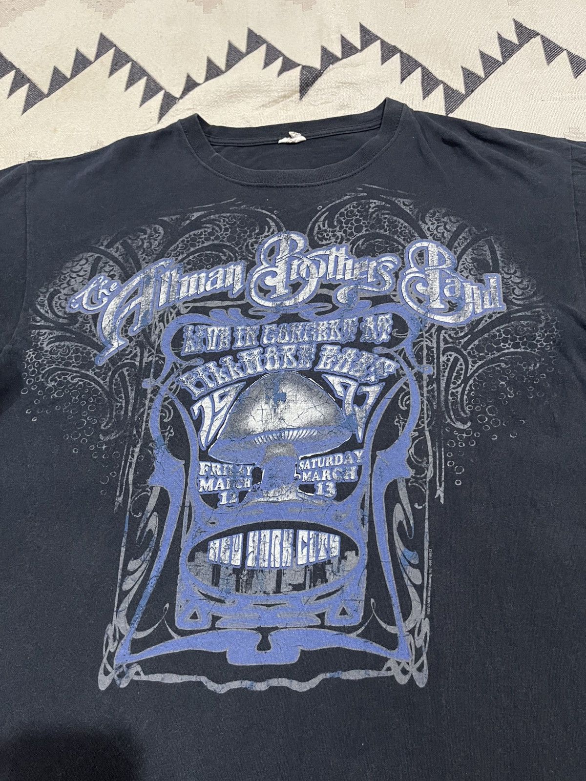 Band Tees 2000s ALLMAN BROTHERS BAND LIVE IN CONCERT TSHIRT FADED Size US L / EU 52-54 / 3 - 5 Thumbnail