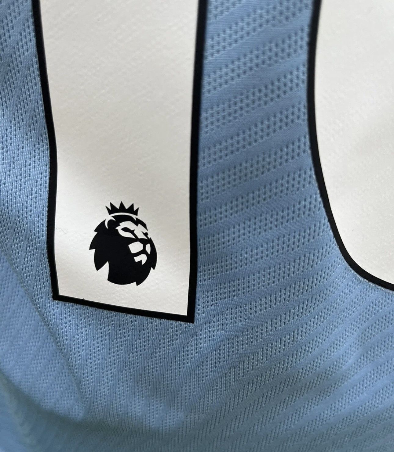 Puma Rodrigo jersey at manchester city Size US S / EU 44-46 / 1 - 3 Thumbnail