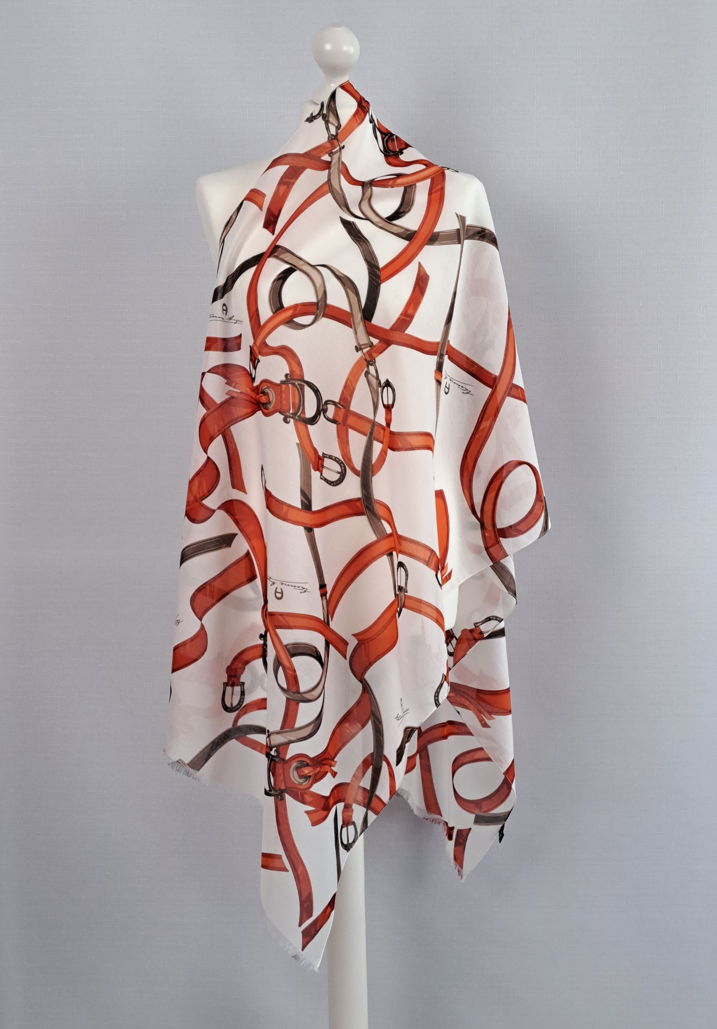 Aigner Etienne Aigner equestrian print cotton/silk scarf. Size ONE SIZE - 1 Thumbnail