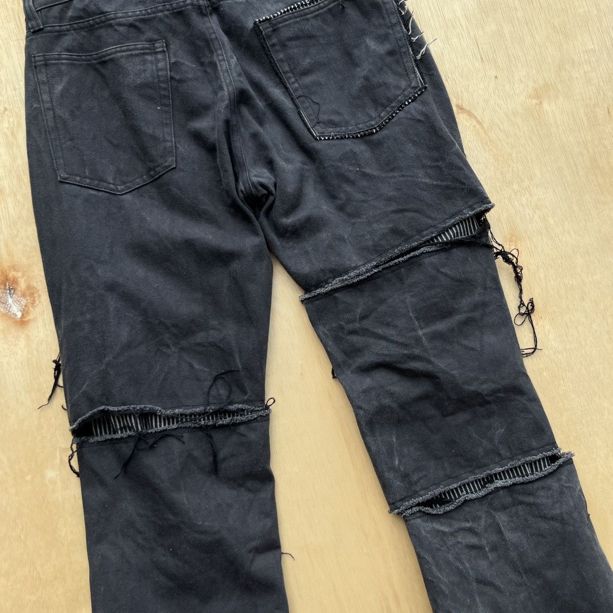 Japanese Brand EDGE RUPERT DISTRESSED BLACK WASHED 2 DENIM LIKE UNDERCOVER Size US 32 / EU 48 - 9 Thumbnail