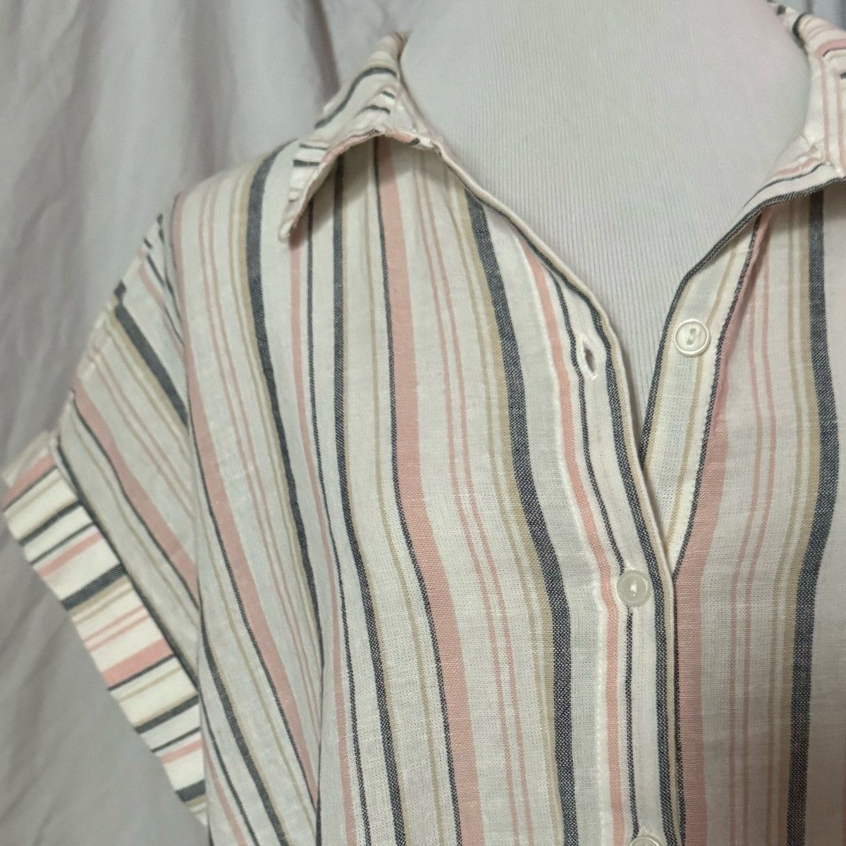 Nordstrom Santuary, Pastel Striped, Oversized, Button Down Blouse Size L / US 10 / IT 46 - 5 Thumbnail