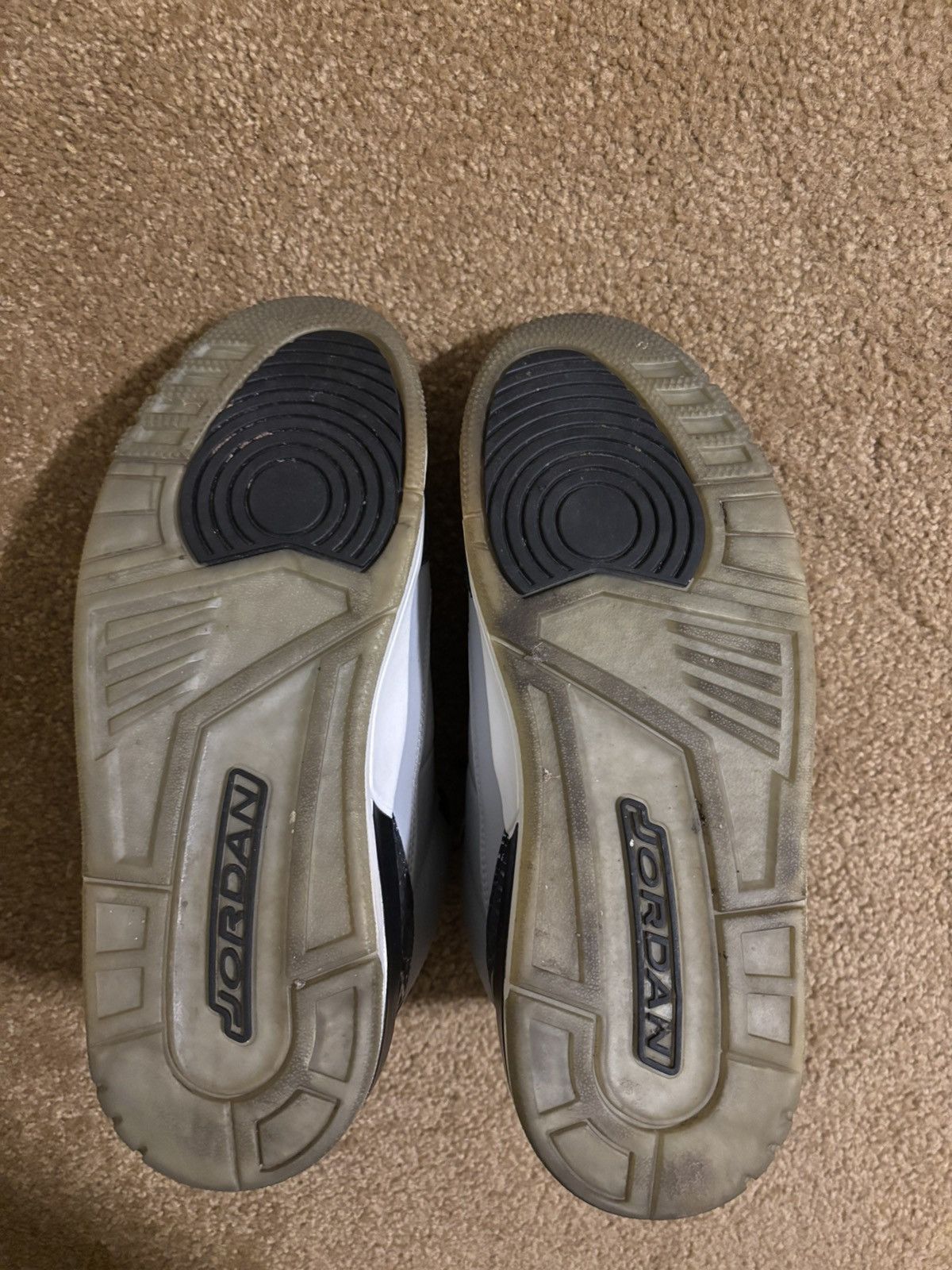 Hypebeast × Jordan Brand × Nike Jordan 3 Retro Wolf Grey Size US 9.5 / EU 42-43 - 5 Thumbnail