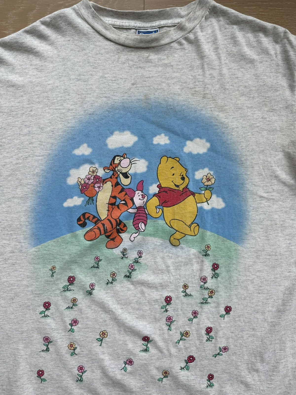Disney Vintage Winnie the Pooh Tigger Piglet Flower Sleep Shirt Size L / US 10 / IT 46 - 1 Thumbnail
