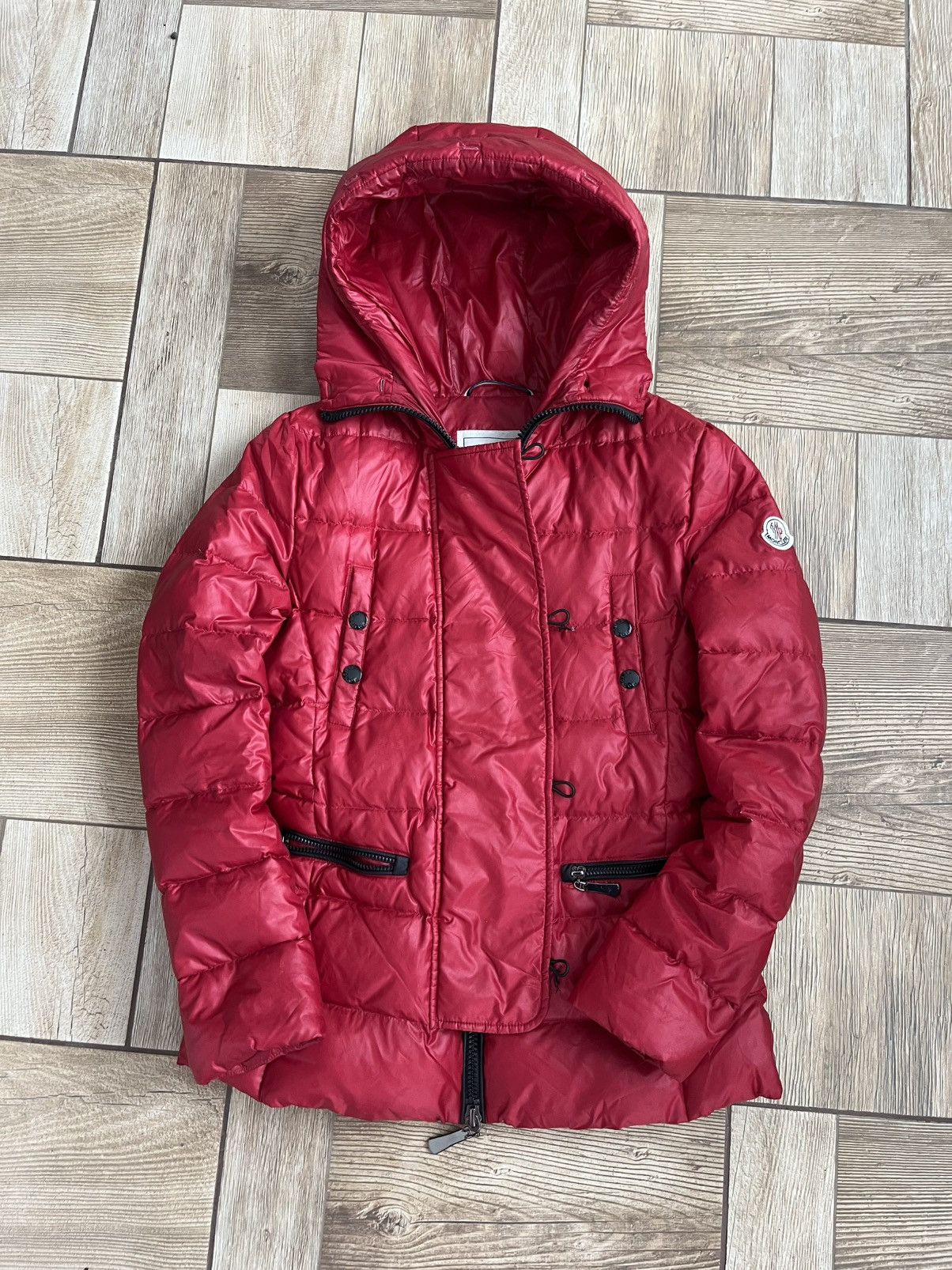 Moncler Moncler Red Down Jacket / Puffer Jacket Size M / US 6-8 / IT 42-44 - 1 Thumbnail