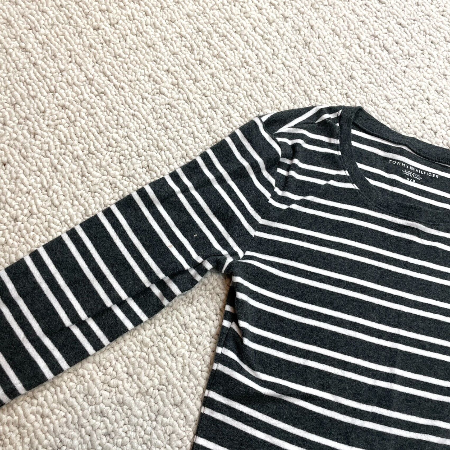 Tommy Hilfiger Tommy Hilfiger Shirt Womens S Gray White Striped Long Sleeve Casual Top Size S / US 4 / IT 40 - 3 Thumbnail