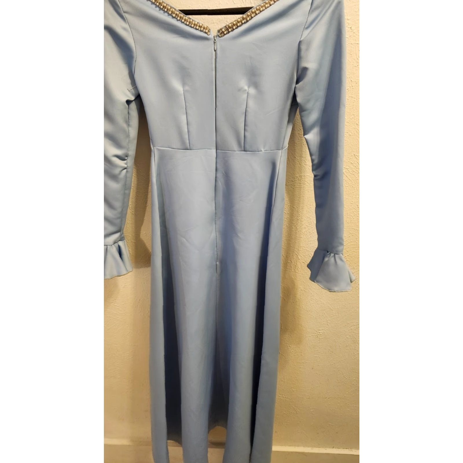 Bell VINTAGE Evening Custom Dress – Size Medium – Light Blue – Bell Sleeves – Pearl Accent – 1970s Women’s/Adult Fashion Size S / US 4 / IT 40 - 7 Thumbnail