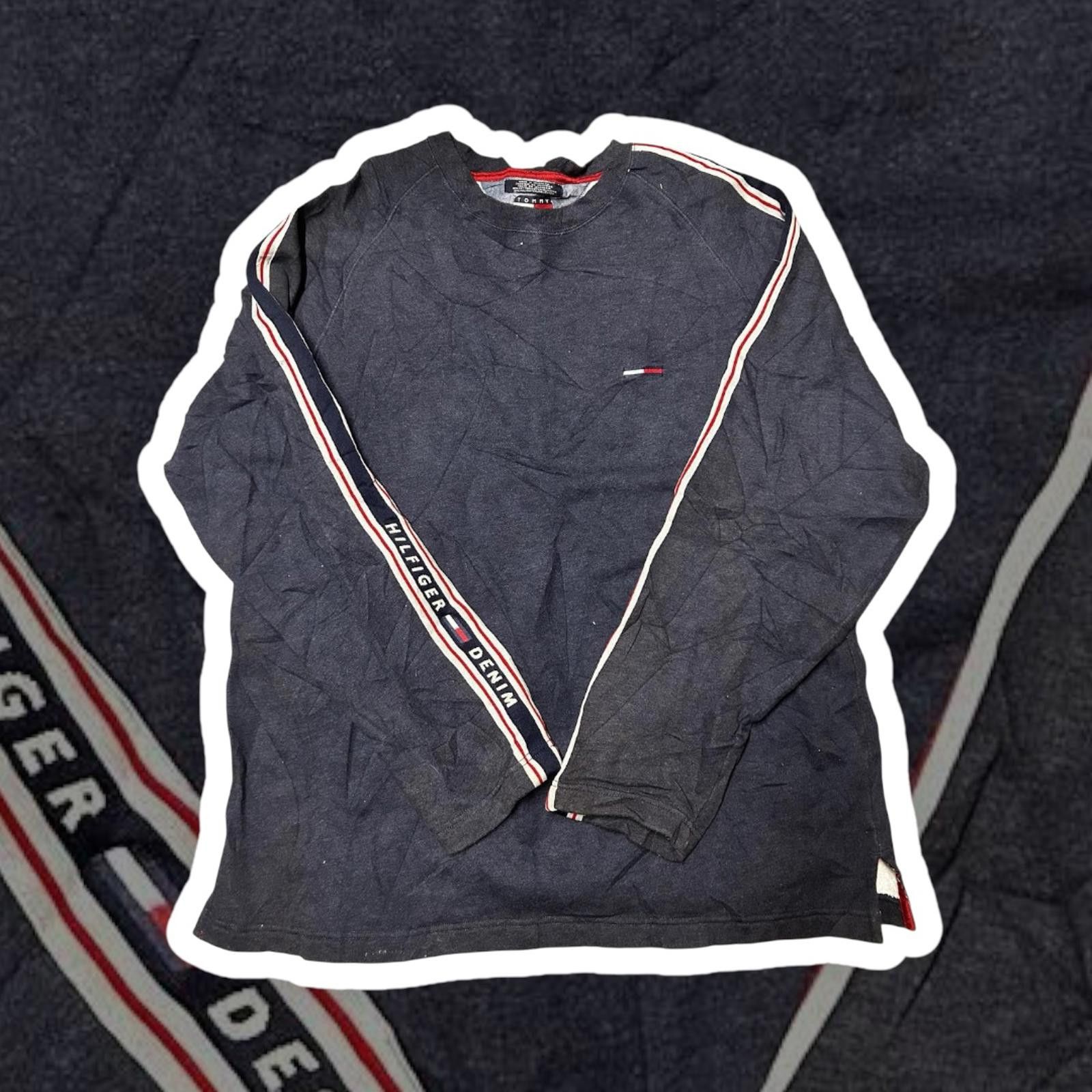 Tommy Hilfiger Tommy Hilfiger Denim Long Sleeve T-Shirt Size US XL / EU 56 / 4 - 1 Thumbnail