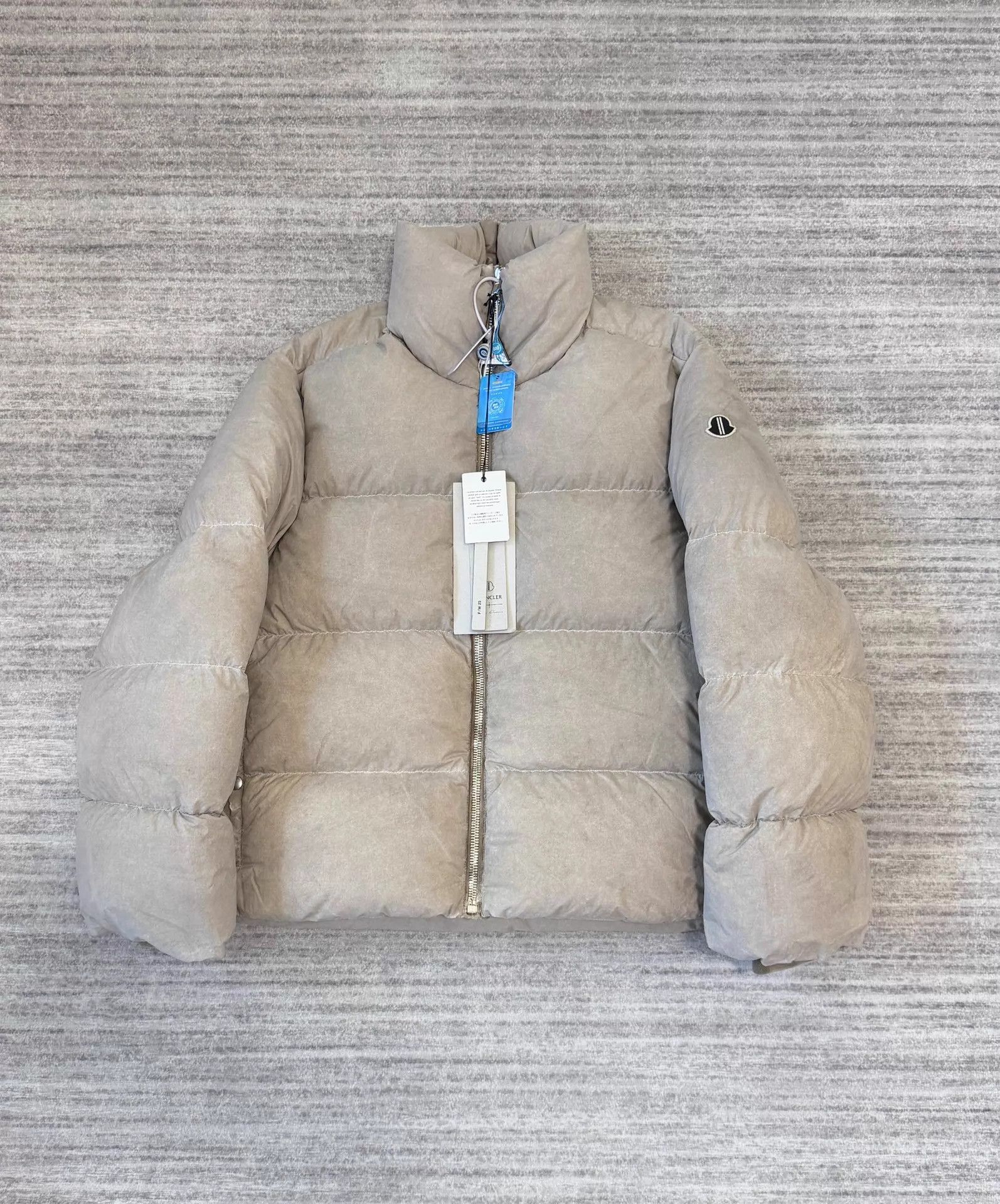 Moncler Moncler RO Cyclopic Acid Gradient Dyed Down Jacket Size 1 Size US S / EU 44-46 / 1 - 1 Thumbnail