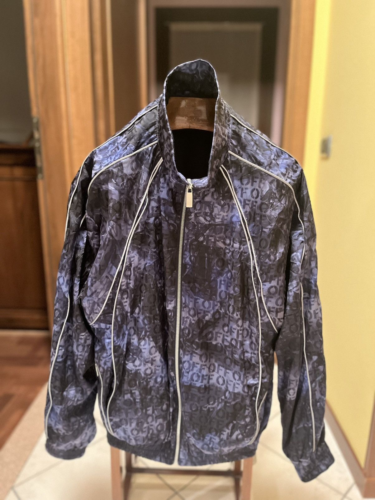 Off-White Off-White Raincoat Logo Jacquard Size US S / EU 44-46 / 1 - 1 Thumbnail