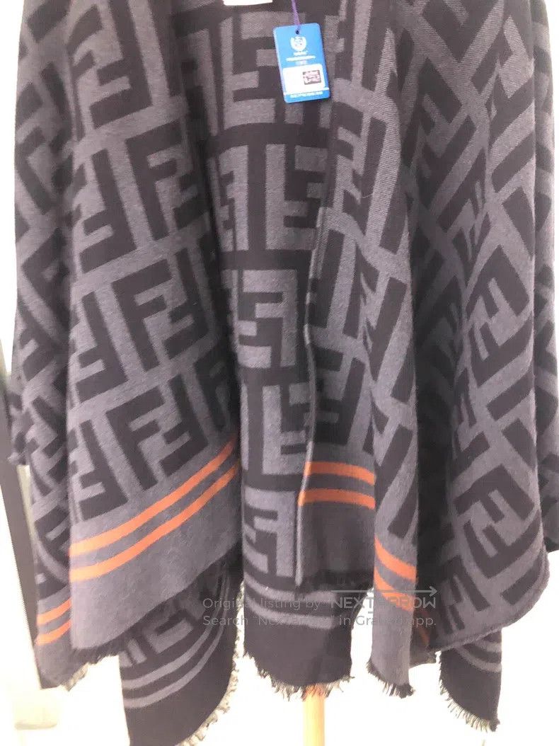 Fendi Fendi size 140*140cm All-over printed shawl poncho Size ONE SIZE - 4 Thumbnail