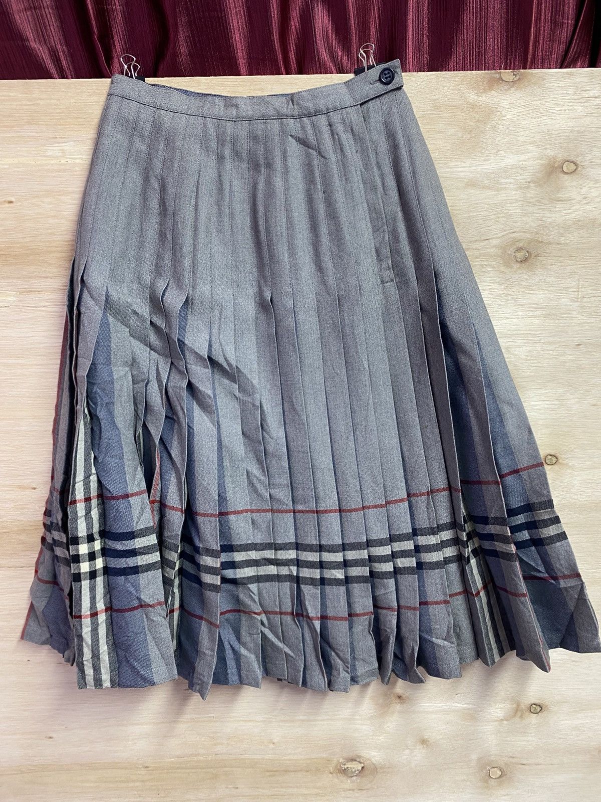 Burberry Vintage burberry reversible skirt Size 30" / US 8 / IT 44 - 8 Thumbnail
