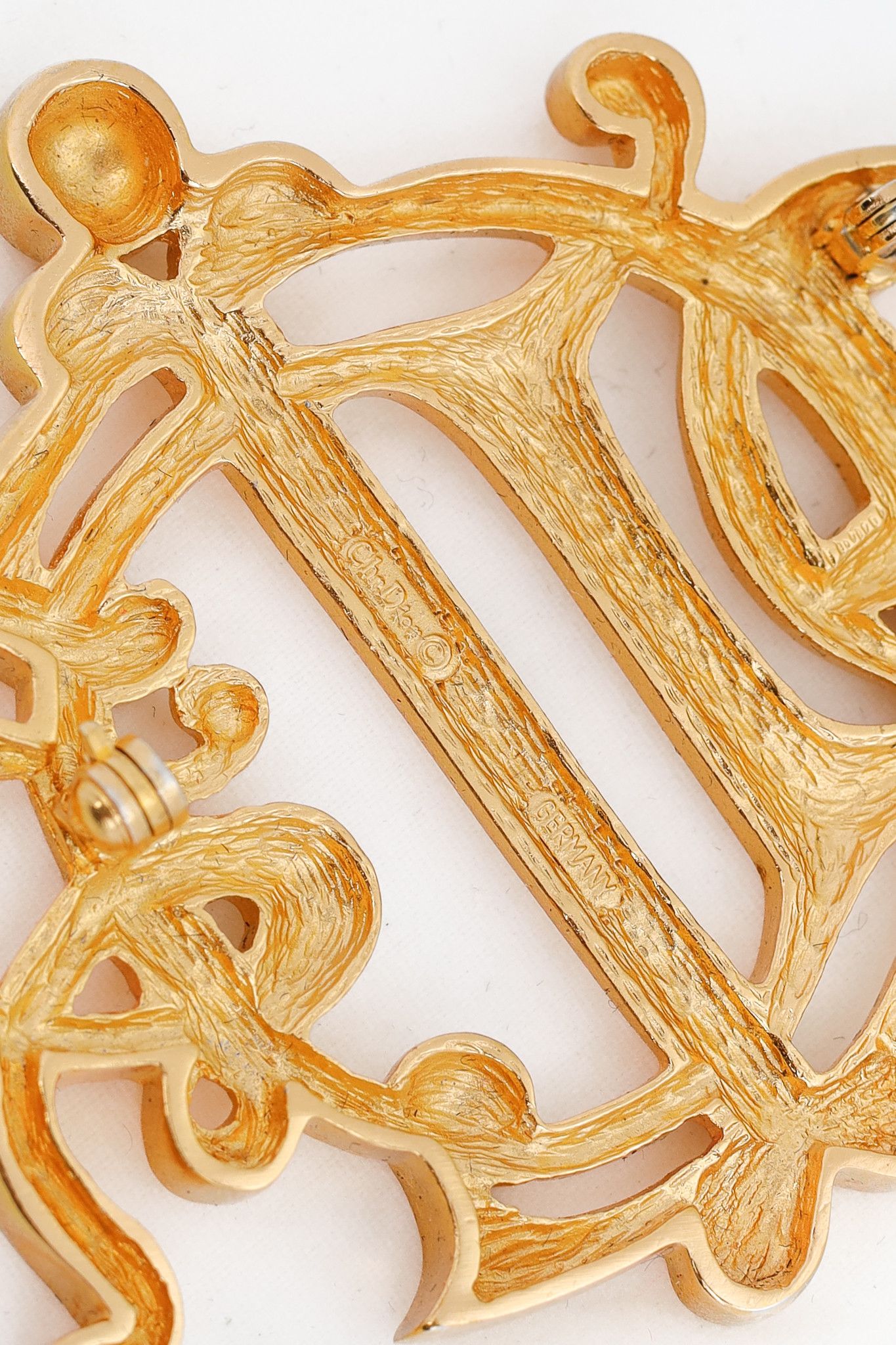 Dior Christian Dior Vintage Gold-Tone Insignia Brooch Size ONE SIZE - 4 Thumbnail