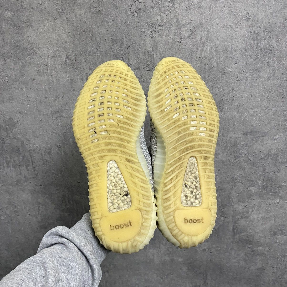 Adidas Adidas Yeezy Boost 350 V2 Static Non-Reflective 2018 Size US 10.5 / EU 43-44 - 8 Thumbnail