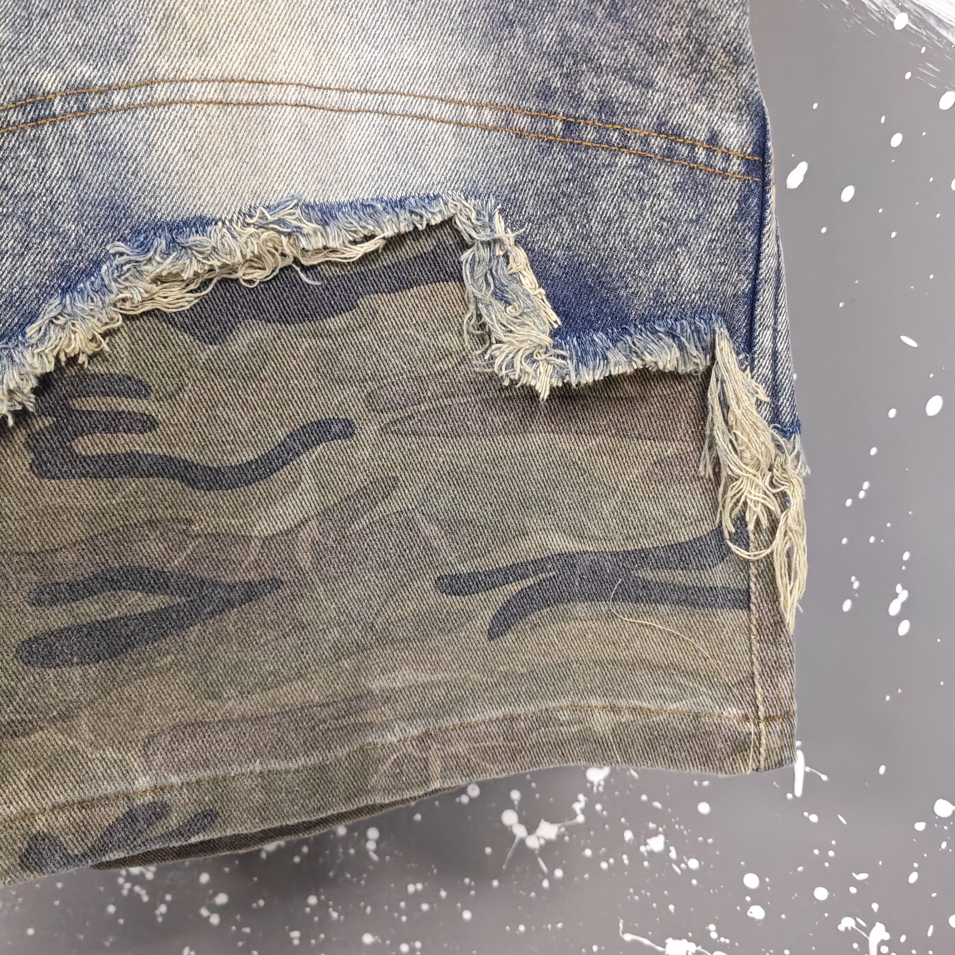 Jean Patchwork Camo Jean Shorts Size US 31 - 6 Thumbnail