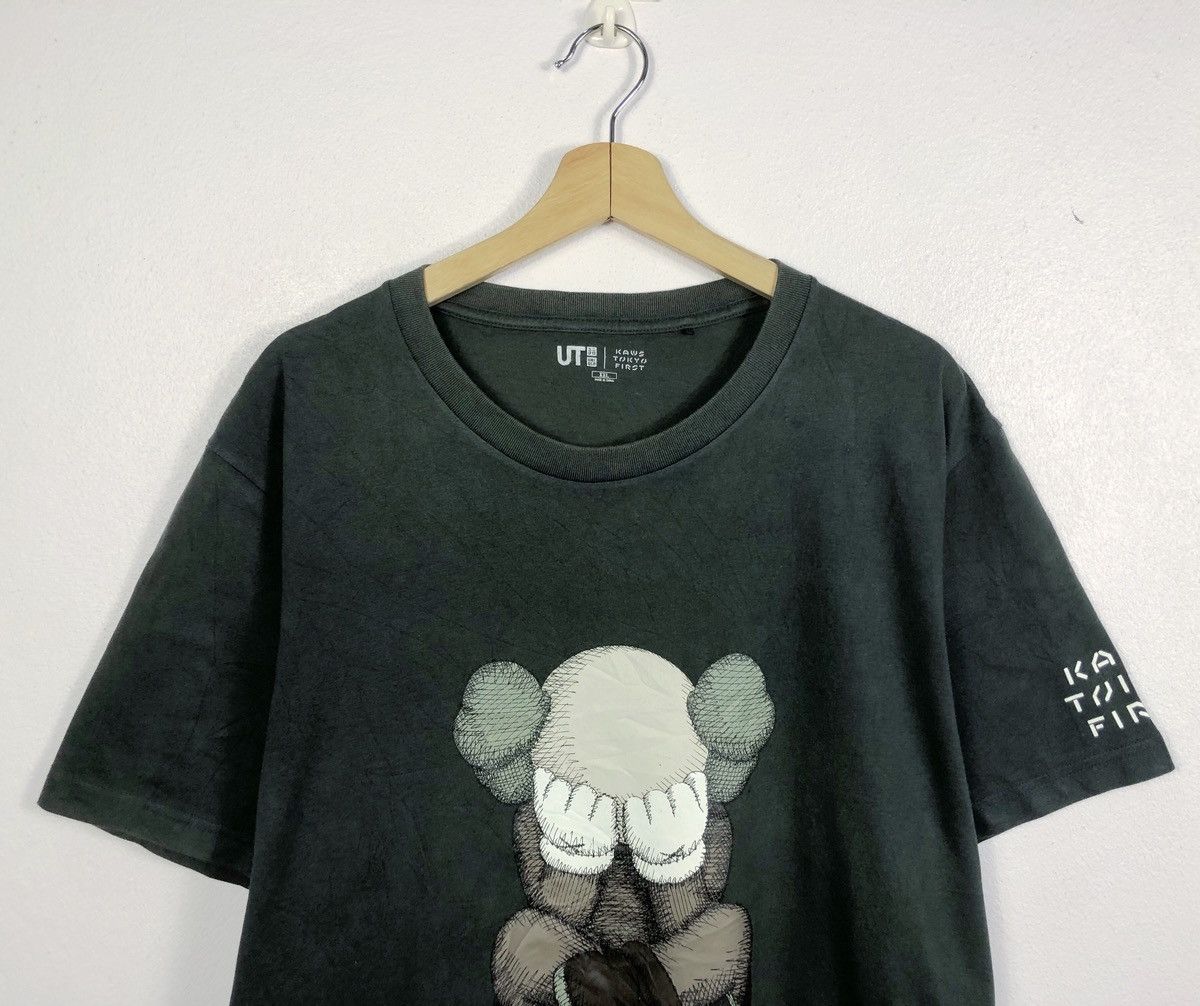 Kaws × Uniqlo Rare Uniqlo X Kaws Tokyo First Tee Size US XXL / EU 58 / 5 - 2 Thumbnail