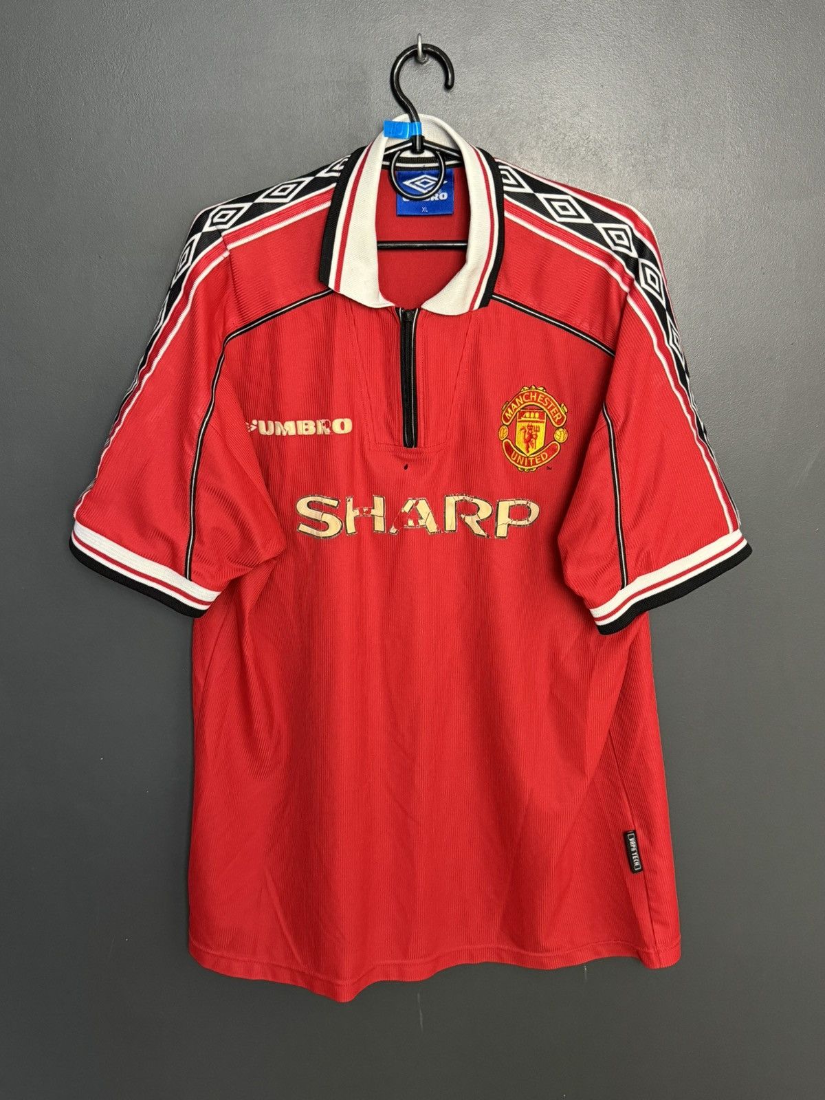 Umbro Vintage Manchester United 98/00 Home Football Jersey T-Shirt Size US XL / EU 56 / 4 - 1 Thumbnail