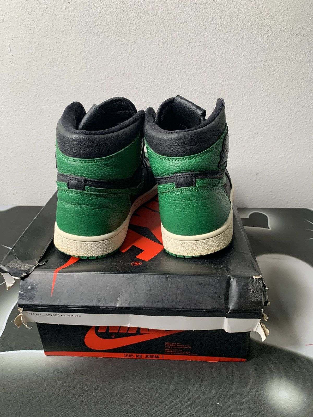 Jordan Brand Air Jordan 1 Retro High Og Pine Green 2.0 Size US 8 / EU 41 - 6 Thumbnail