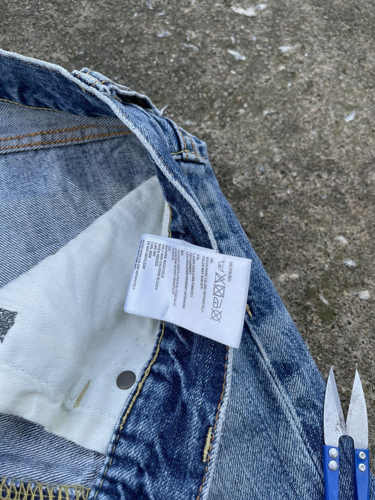 Japanese Brand × Uniqlo 🔥Japanese Brand Uniqlo Distressed Denim W32🔥 Size US 32 / EU 48 - 12 Thumbnail