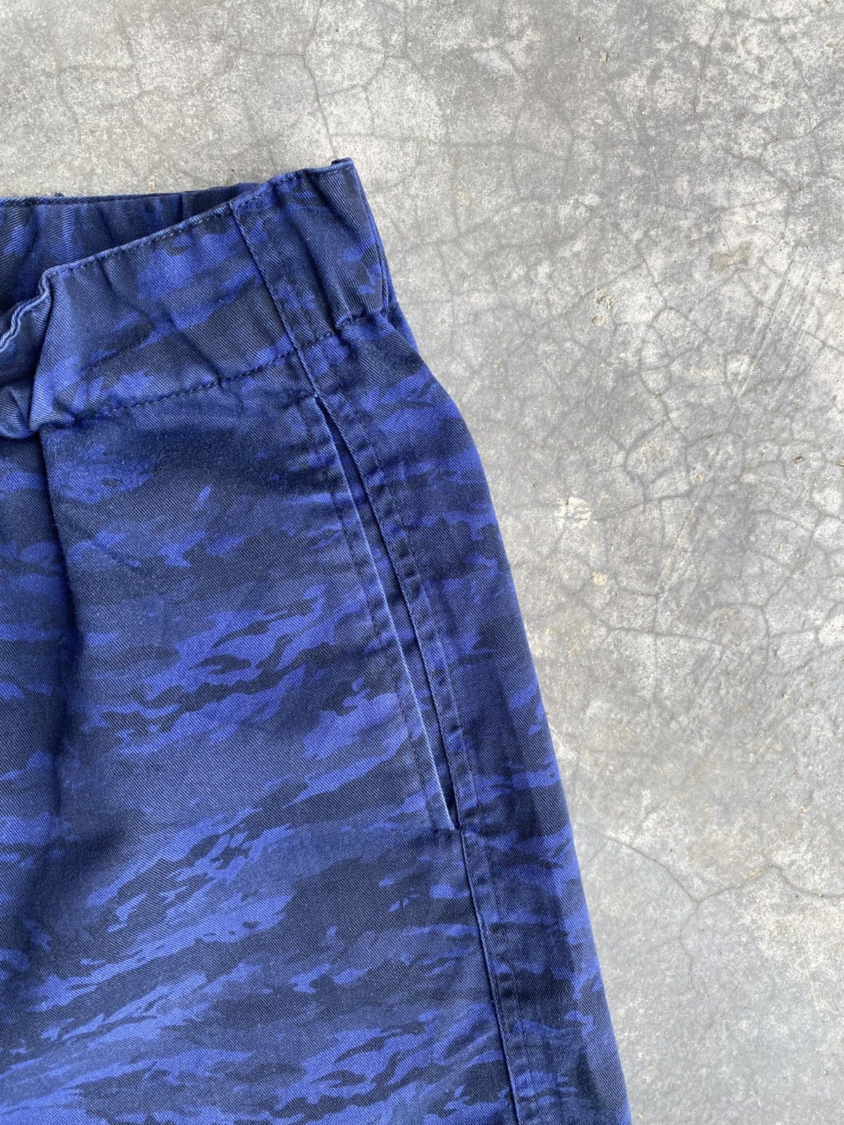 GU GU tiger striped blue shorts Size US 33 - 5 Thumbnail