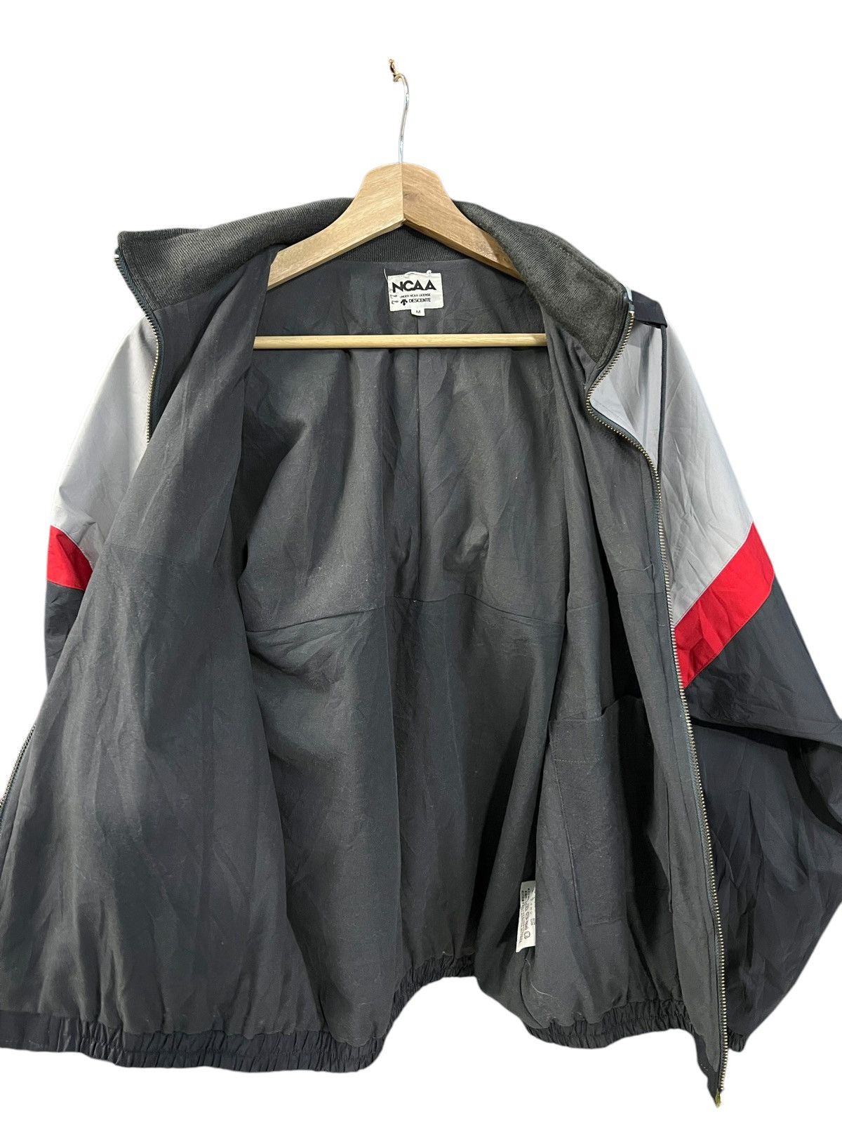 Descente × Japanese Brand × NCAA Vintage Ncaa x Goretex by descente Colour Block Jacket Size US M / EU 48-50 / 2 - 9 Thumbnail