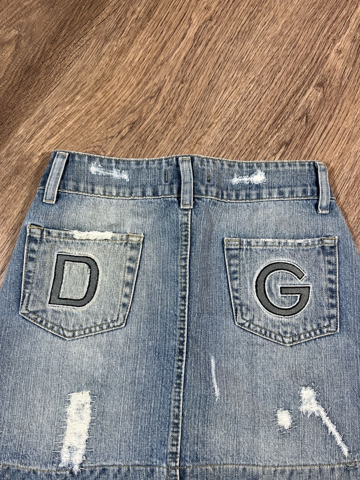 Dolce & Gabbana Dolce & Gabbana Vintage Skirt Big Logo Size 27" / US 4 / IT 40 - 13 Thumbnail
