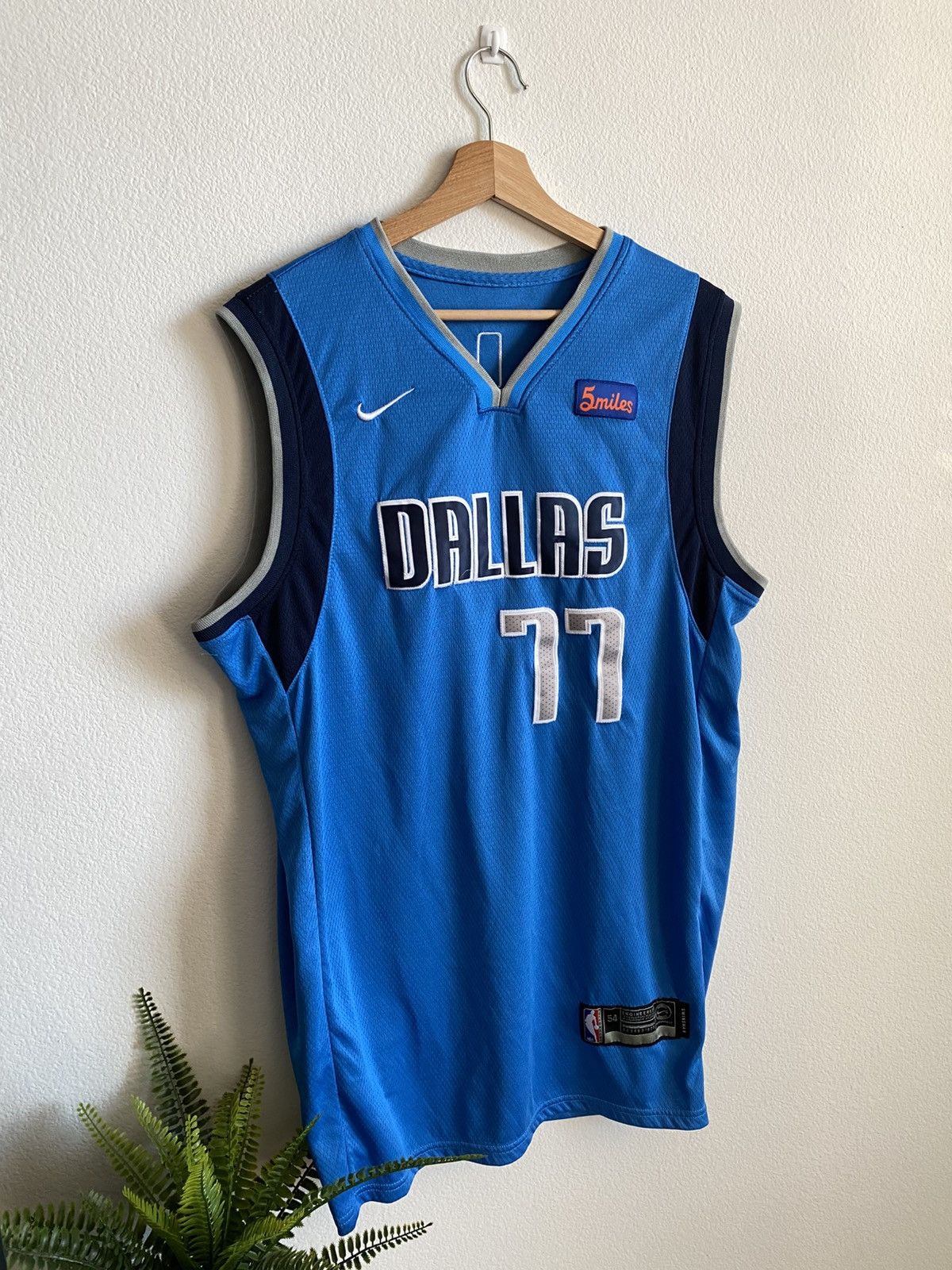 NBA Luka Doncic Dallas Mavericks NBA Jersey Size US XL / EU 56 / 4 - 3 Thumbnail