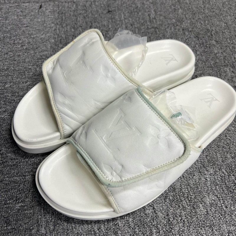 Louis Vuitton Louis Vuitton Miami Leather Slide Sandals for Men 0079 Size US 10.5 / EU 43-44 - 1 Thumbnail